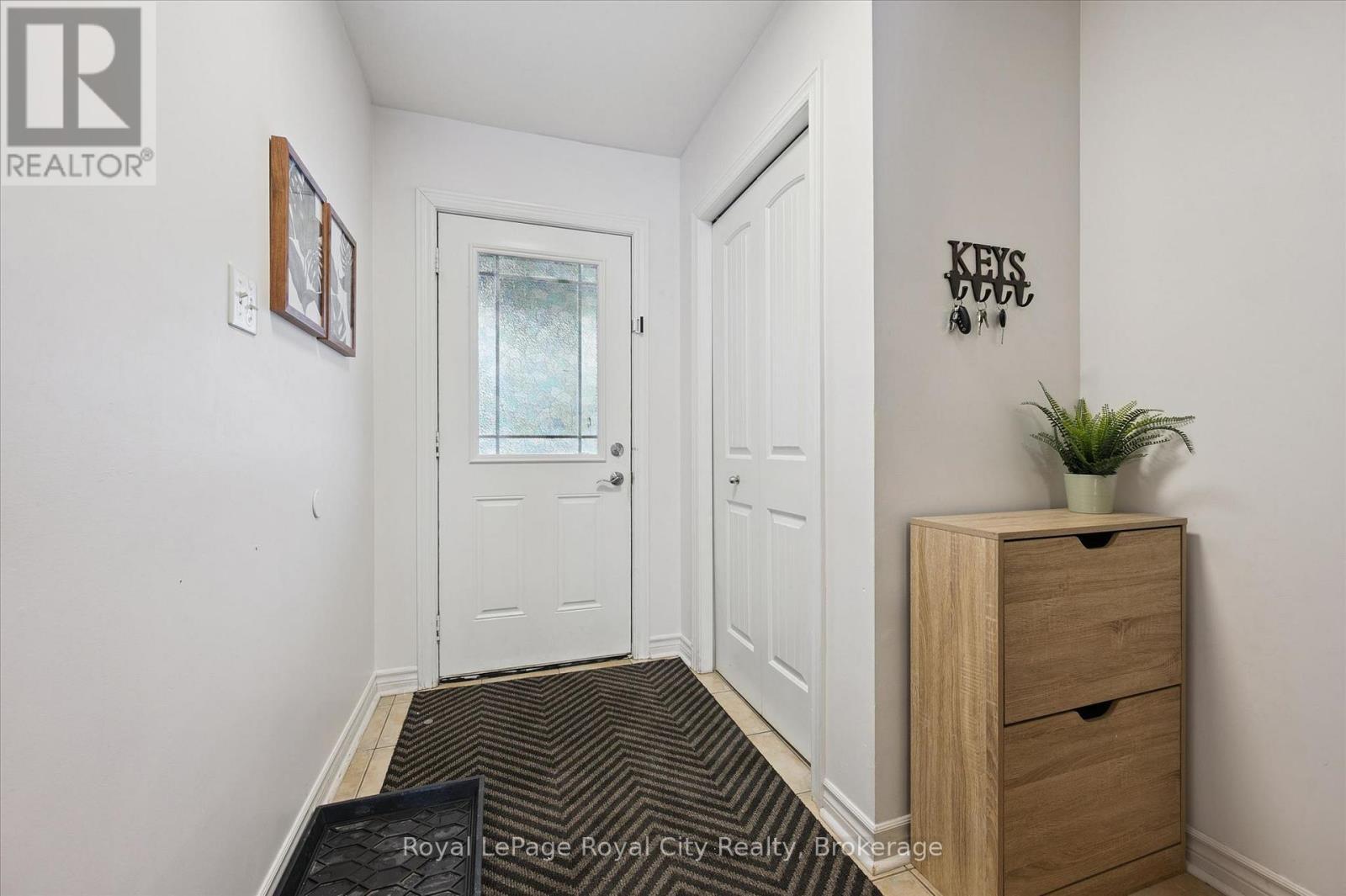 












91 LAMBETH WAY

,
Guelph (Pineridge/Westminster Woods),




Ontario
N1L0H1

