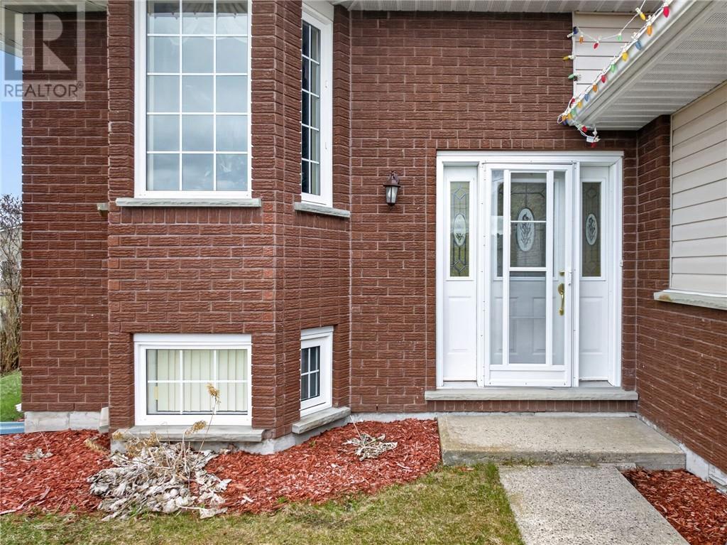 












22 Paiement Court

,
Sturgeon Falls,




Ontario
P2B3E4


