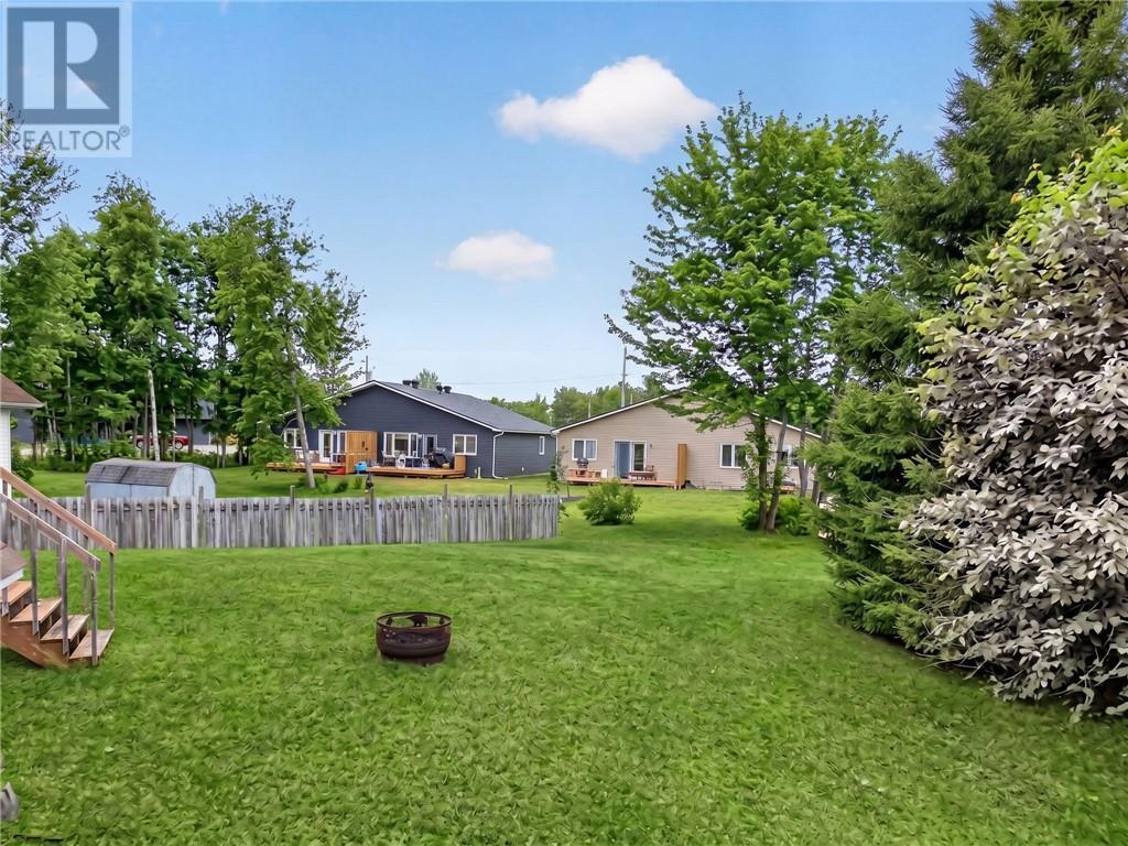 












22 Paiement Court

,
Sturgeon Falls,




Ontario
P2B3E4

