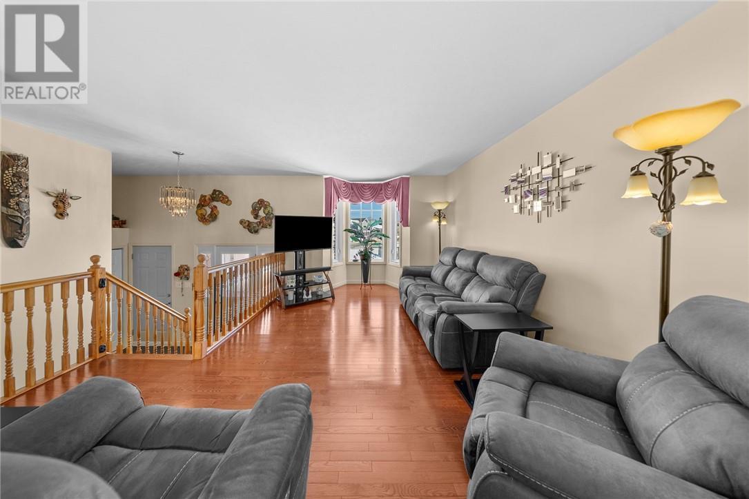 












22 Paiement Court

,
Sturgeon Falls,




Ontario
P2B3E4

