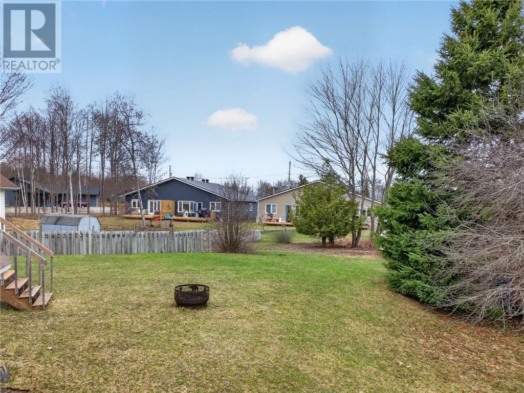












22 Paiement Court

,
Sturgeon Falls,




Ontario
P2B3E4

