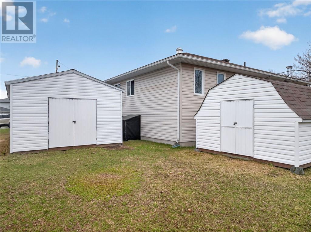 












22 Paiement Court

,
Sturgeon Falls,




Ontario
P2B3E4

