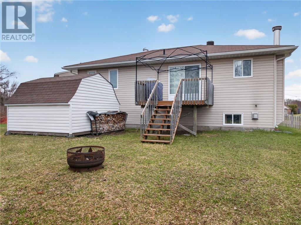 












22 Paiement Court

,
Sturgeon Falls,




Ontario
P2B3E4

