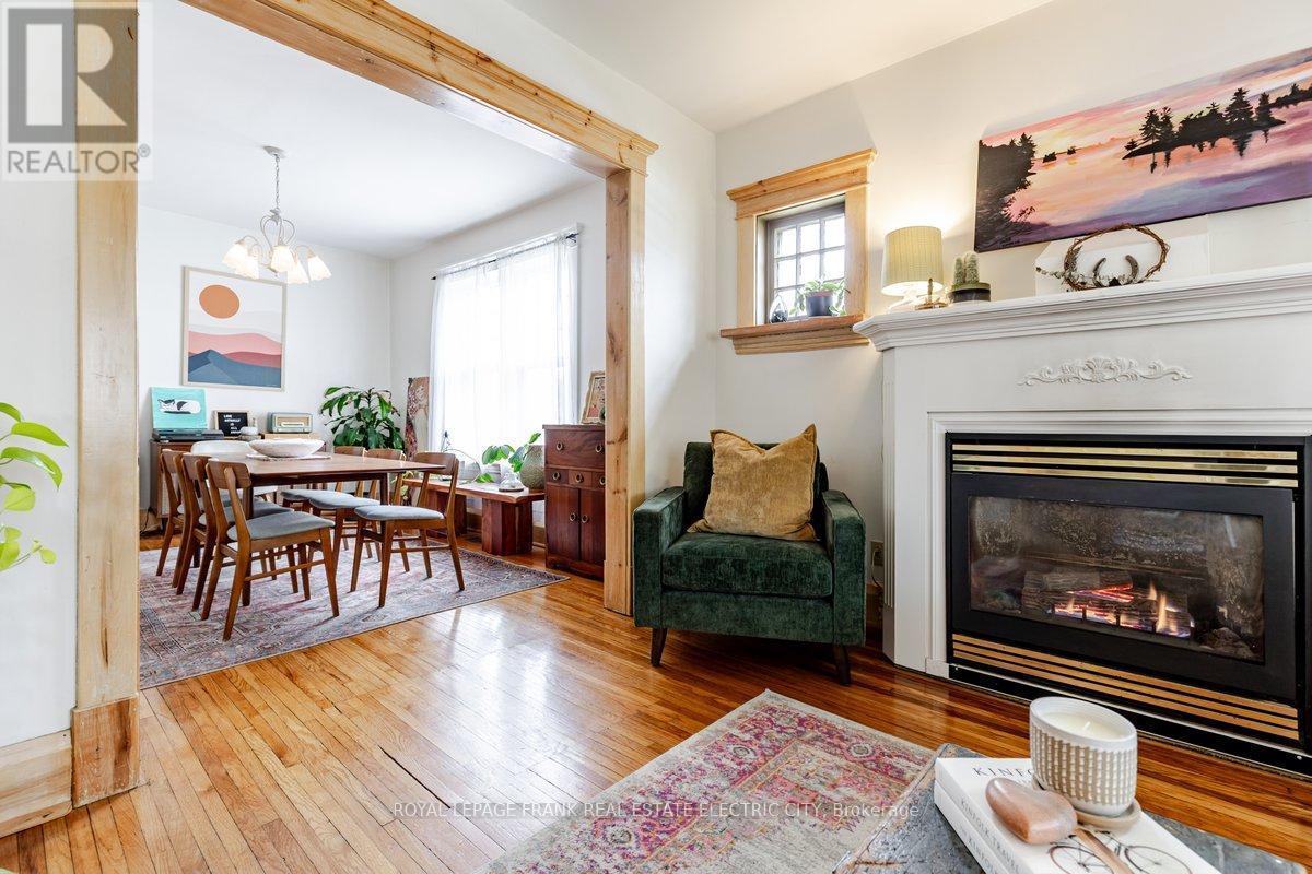 












150 BENSON AVENUE

,
Peterborough (Northcrest Ward 5),




Ontario
K9H5Y3

