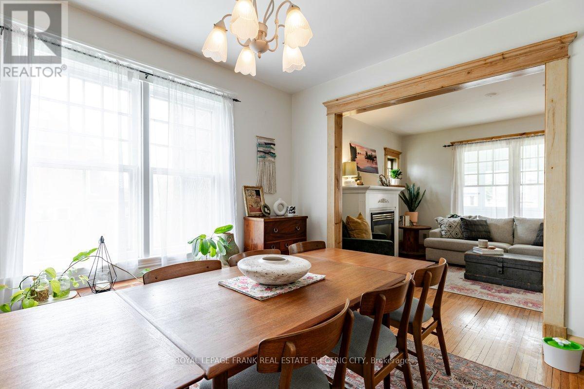 












150 BENSON AVENUE

,
Peterborough (Northcrest Ward 5),




Ontario
K9H5Y3

