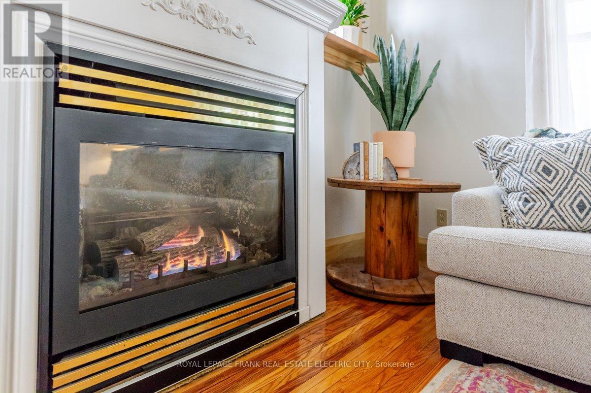 












150 BENSON AVENUE

,
Peterborough (Northcrest Ward 5),




Ontario
K9H5Y3

