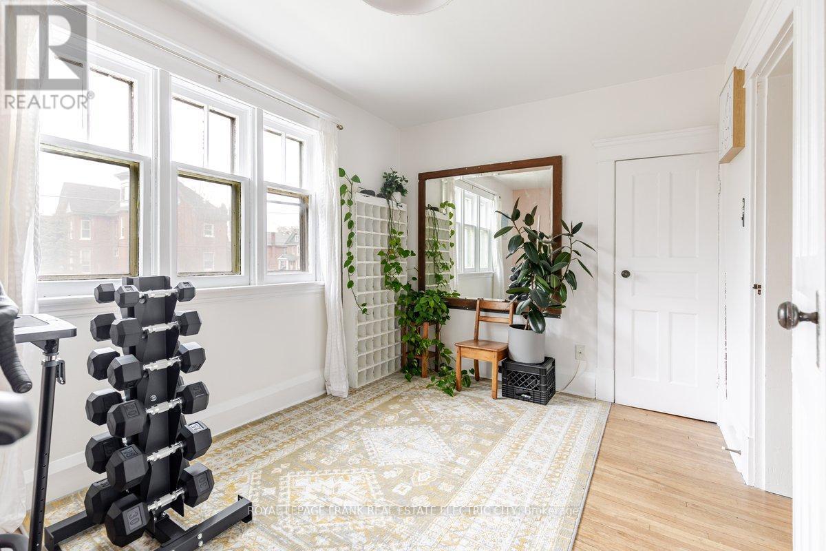 












150 BENSON AVENUE

,
Peterborough (Northcrest Ward 5),




Ontario
K9H5Y3


