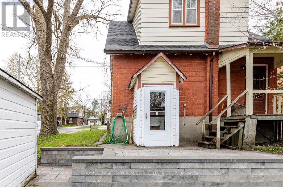 












150 BENSON AVENUE

,
Peterborough (Northcrest Ward 5),




Ontario
K9H5Y3

