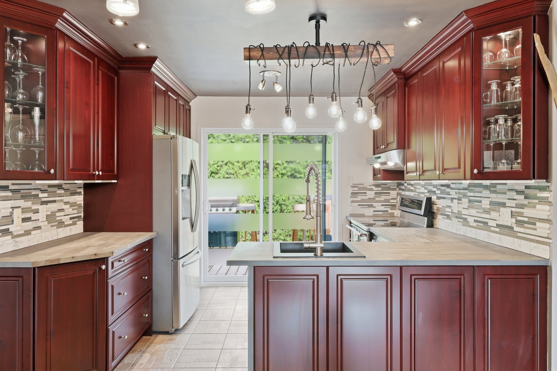 









633


Rue du Mimosa

,
Saint-Amable,




QC
J0L1N0

