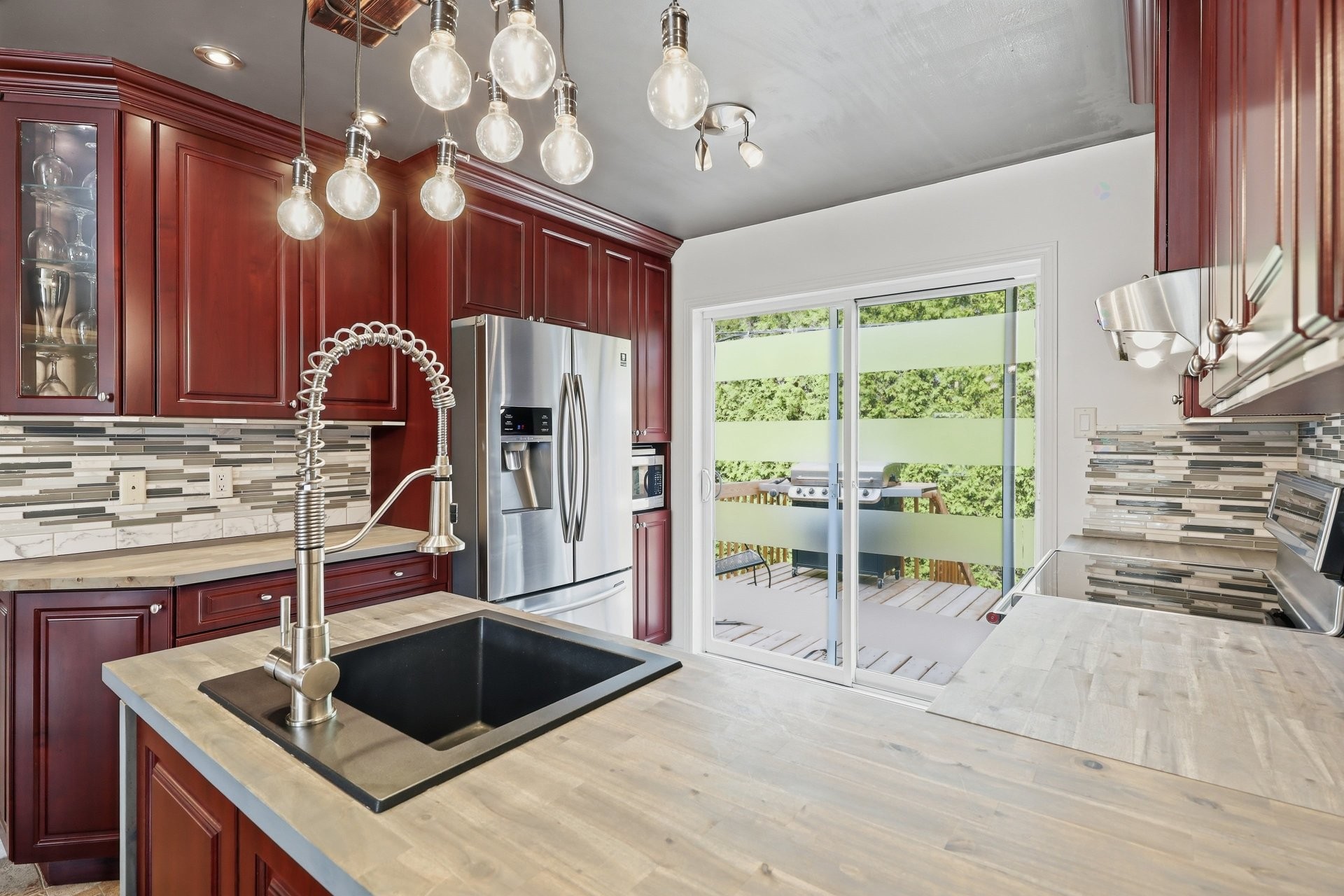 









633


Rue du Mimosa

,
Saint-Amable,




QC
J0L1N0

