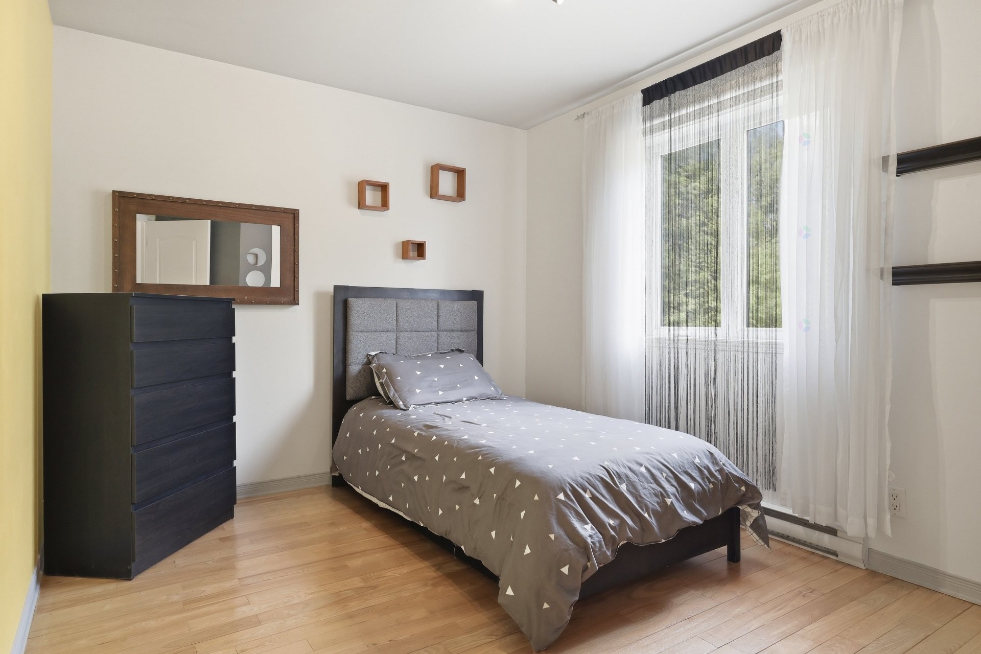 









633


Rue du Mimosa

,
Saint-Amable,




QC
J0L1N0

