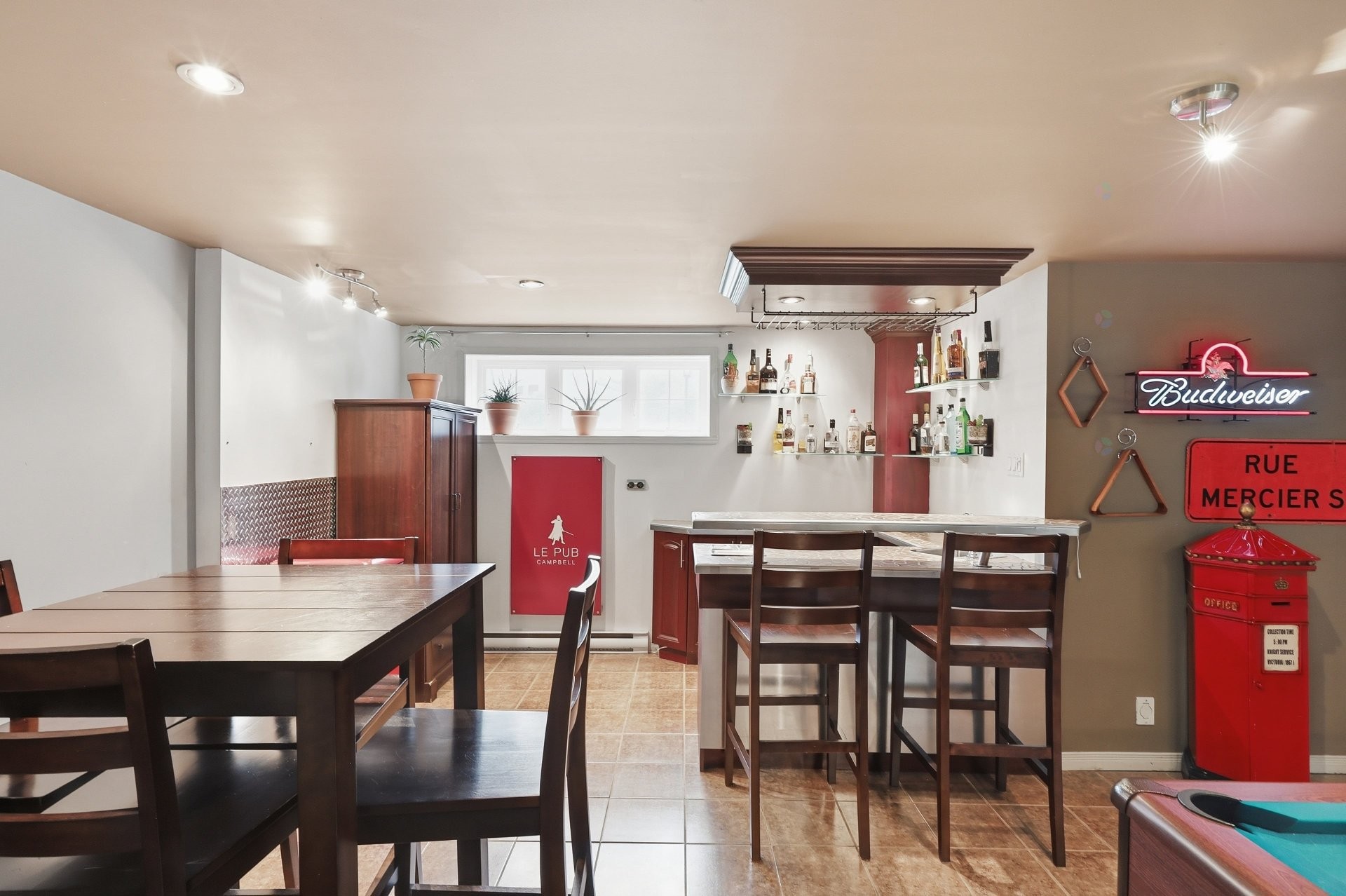









633


Rue du Mimosa

,
Saint-Amable,




QC
J0L1N0

