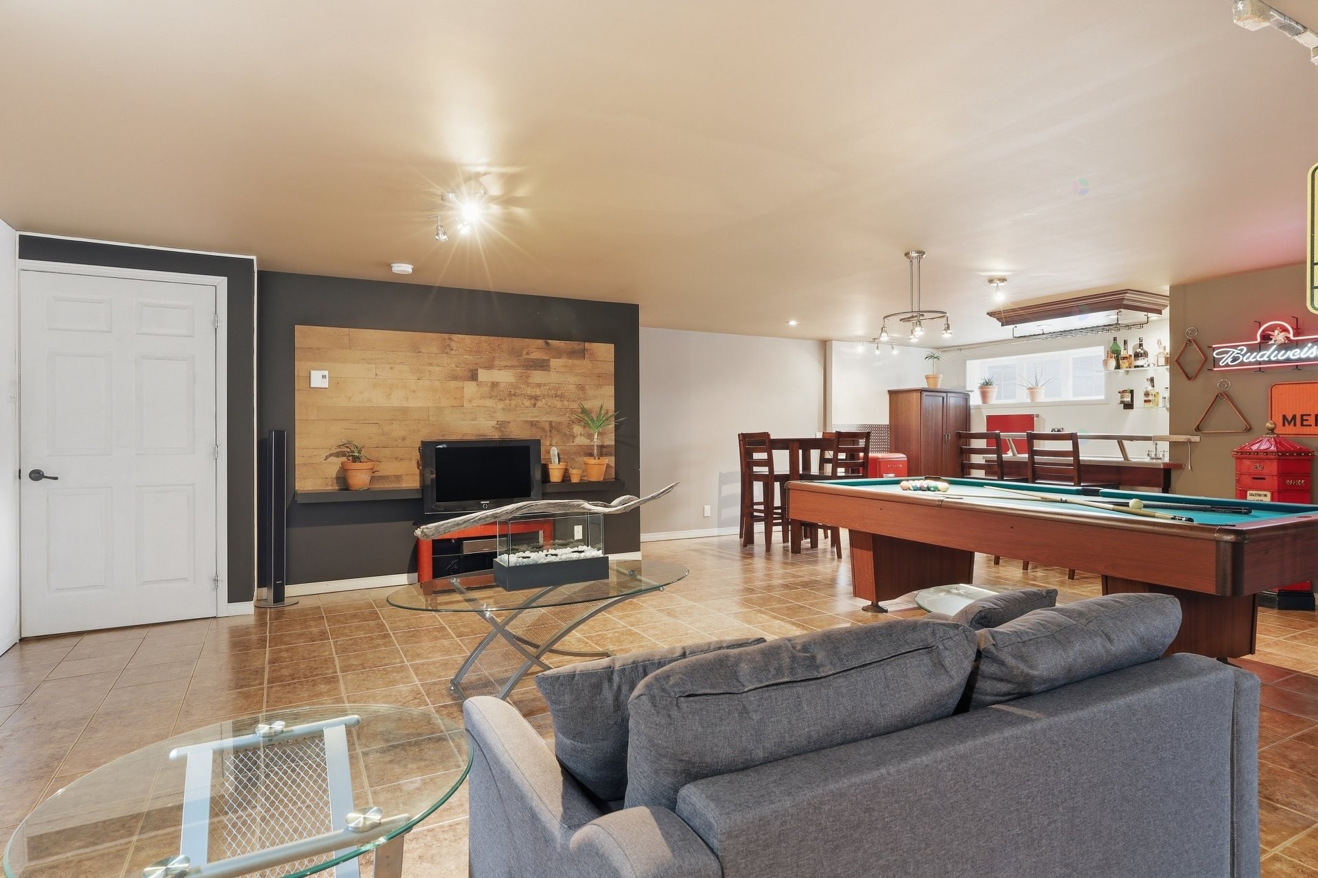 









633


Rue du Mimosa

,
Saint-Amable,




QC
J0L1N0

