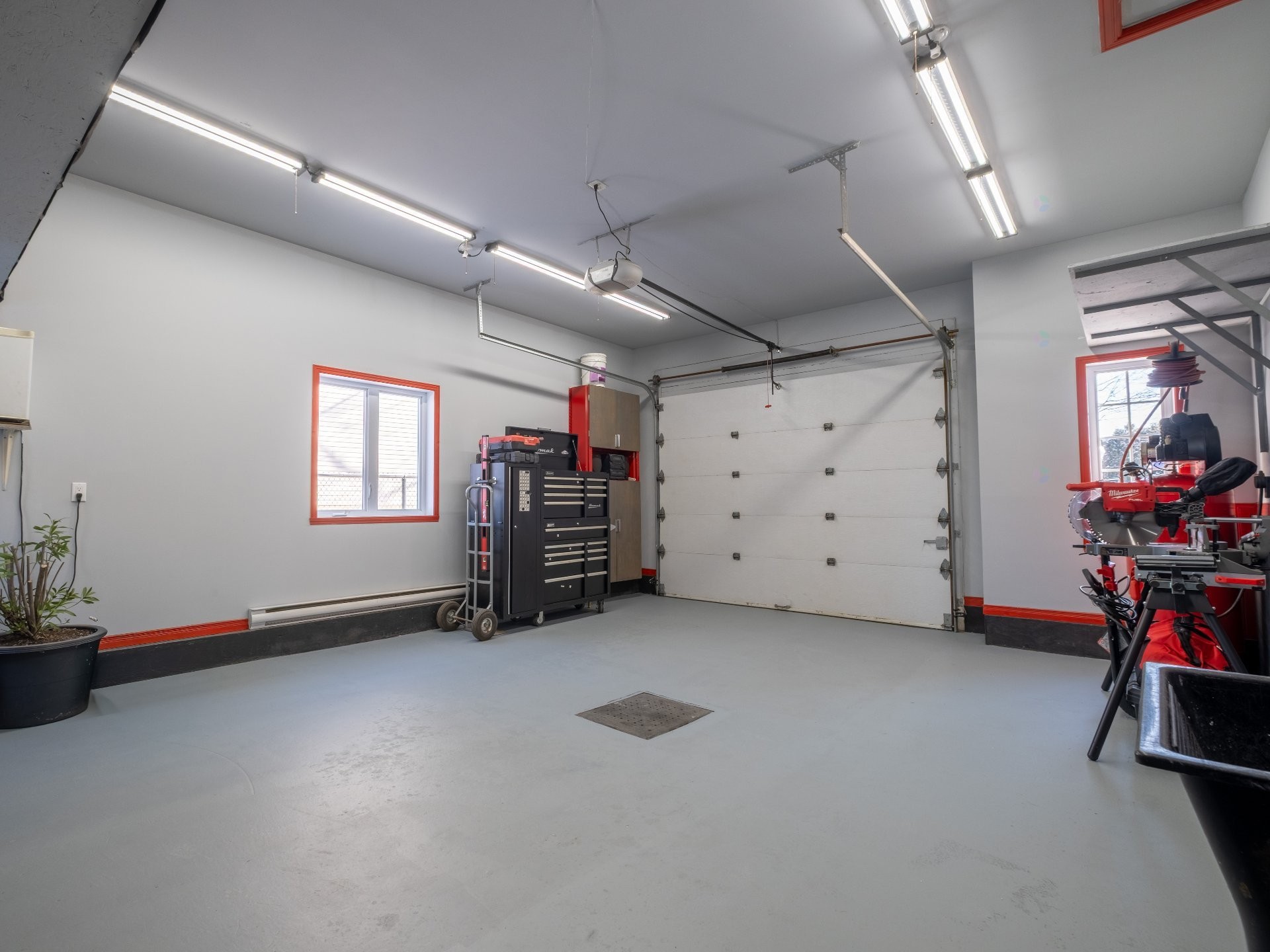 









633


Rue du Mimosa

,
Saint-Amable,




QC
J0L1N0

