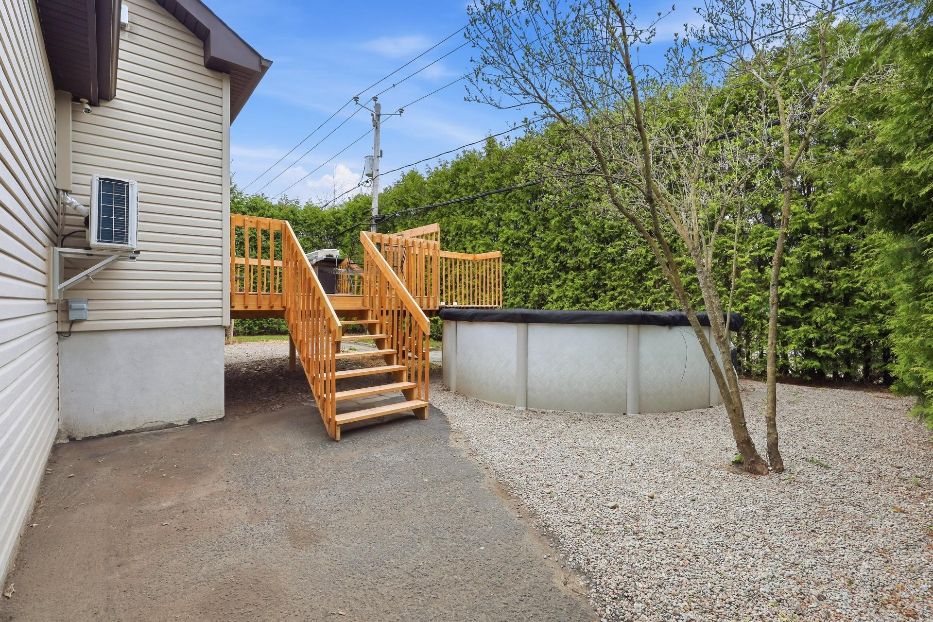 









633


Rue du Mimosa

,
Saint-Amable,




QC
J0L1N0

