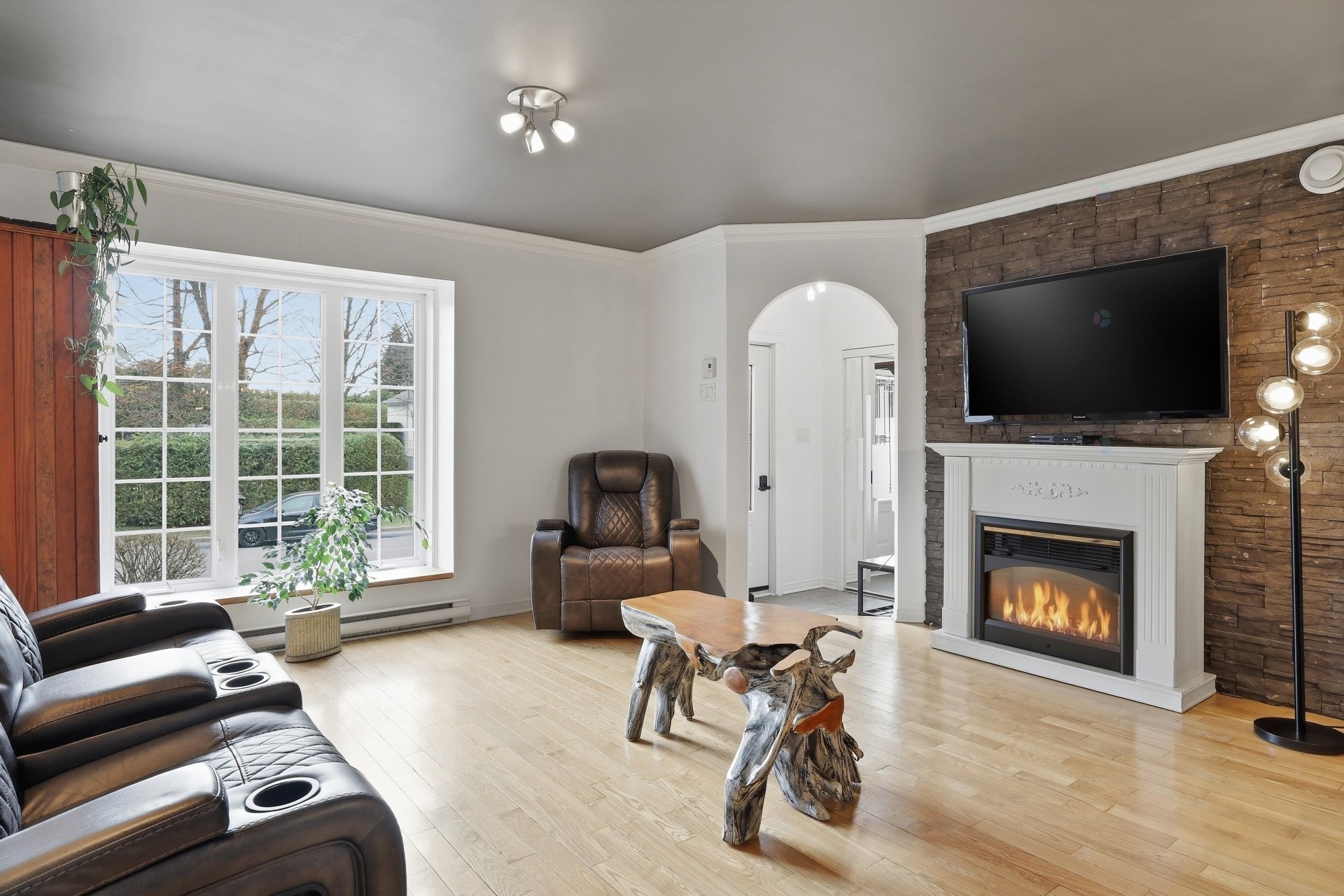 









633


Rue du Mimosa

,
Saint-Amable,




QC
J0L1N0

