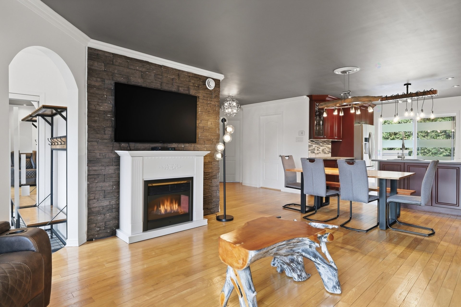 









633


Rue du Mimosa

,
Saint-Amable,




QC
J0L1N0

