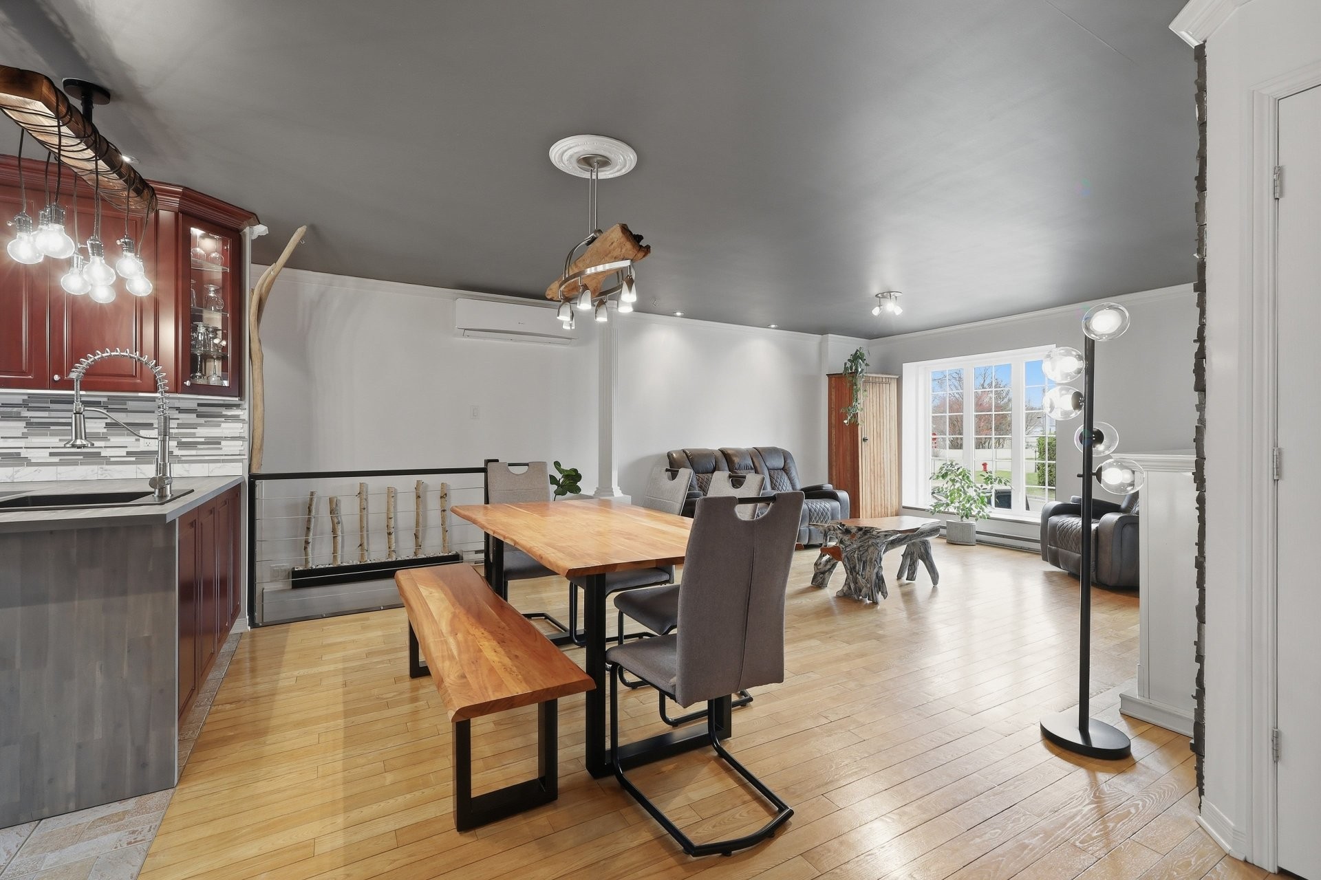 









633


Rue du Mimosa

,
Saint-Amable,




QC
J0L1N0

