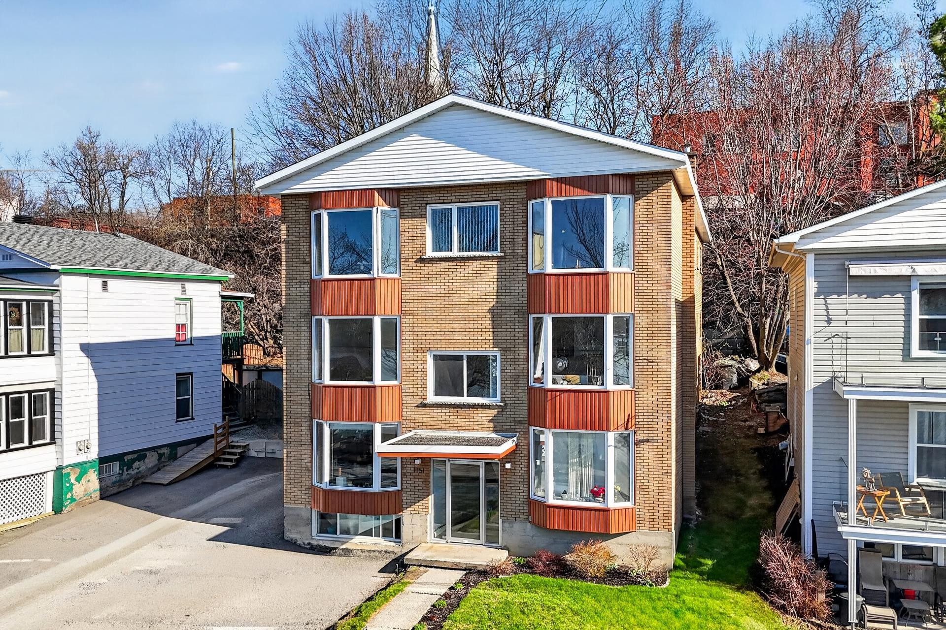 









1151


Rue de l'Esplanade

,
Sherbrooke (Les Nations),




QC
J1H1S9

