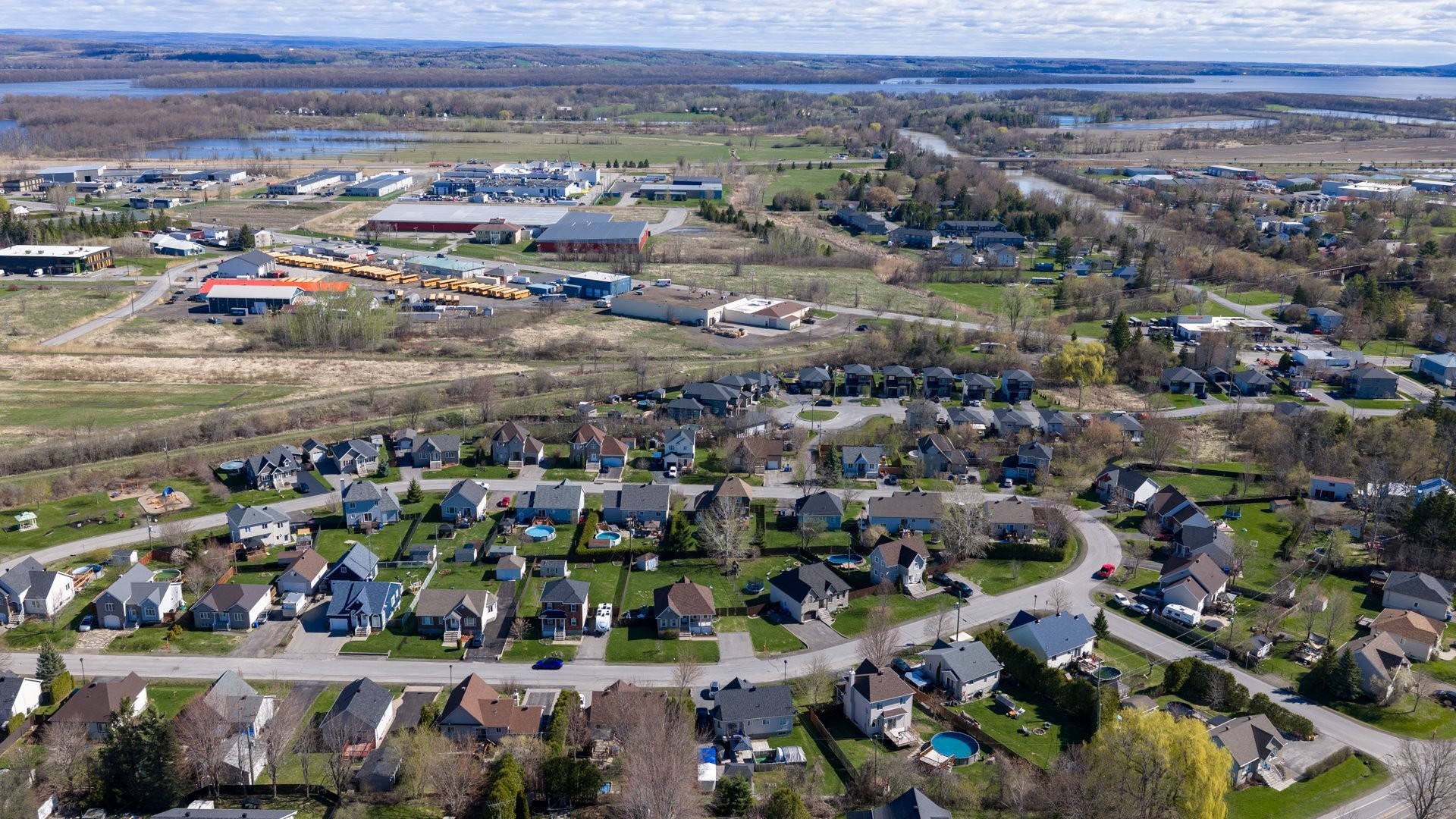 









6


Rue Aimé-Aubry

,
Rigaud,




QC
J0P1P0

