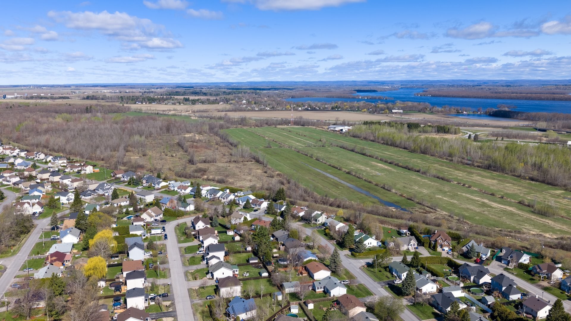 









6


Rue Aimé-Aubry

,
Rigaud,




QC
J0P1P0

