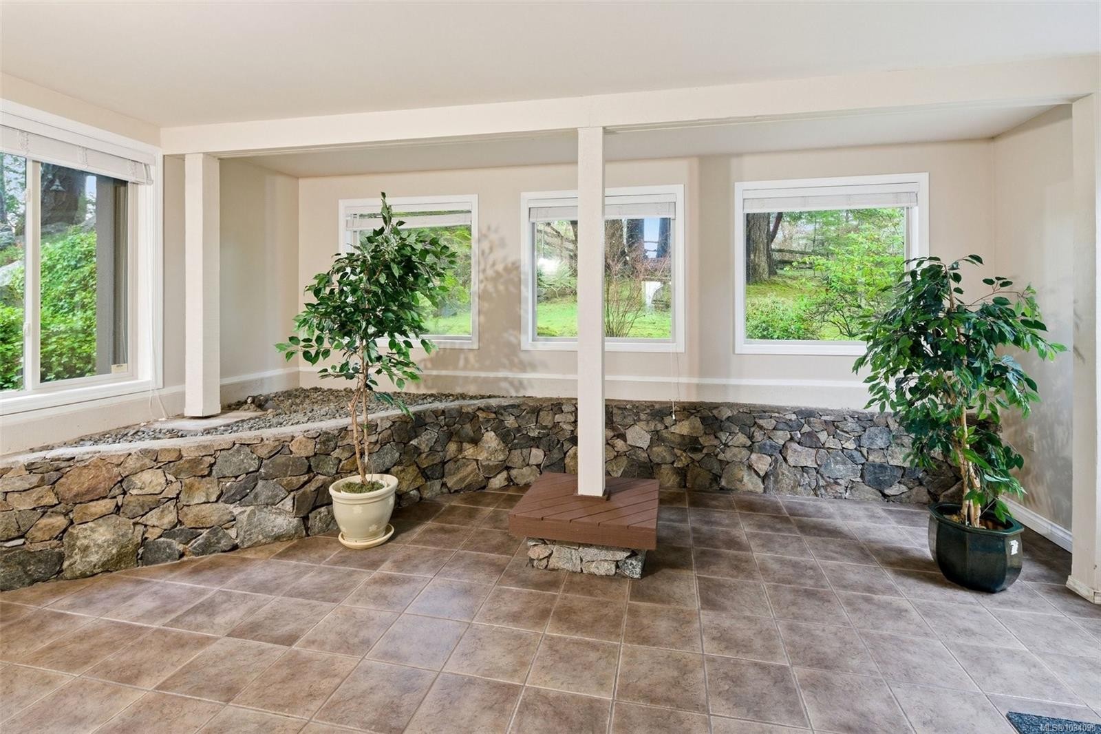 









4395


Liberto

Rd,
Saanich,




BC
V9E 2C4

