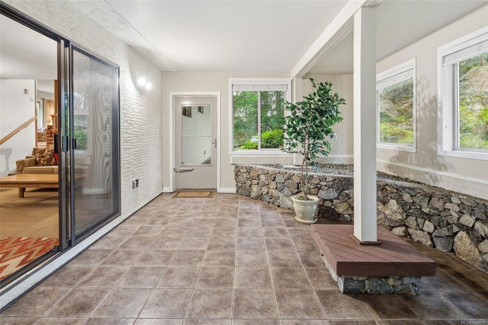 









4395


Liberto

Rd,
Saanich,




BC
V9E 2C4

