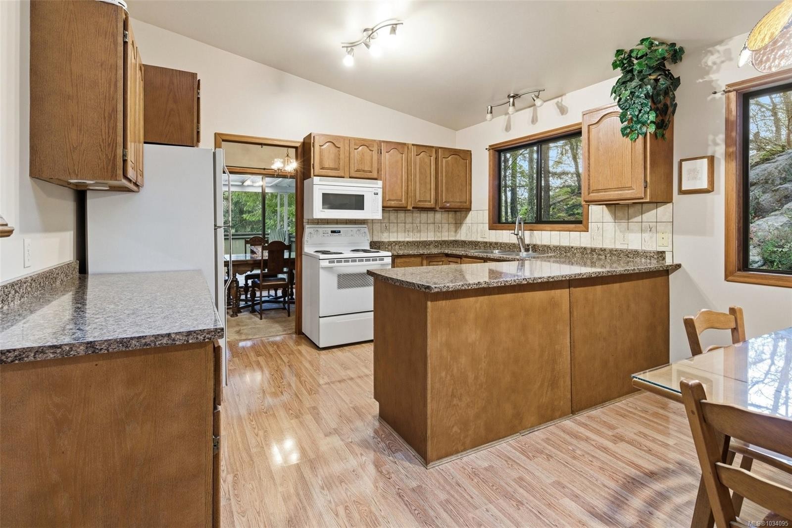 









4395


Liberto

Rd,
Saanich,




BC
V9E 2C4

