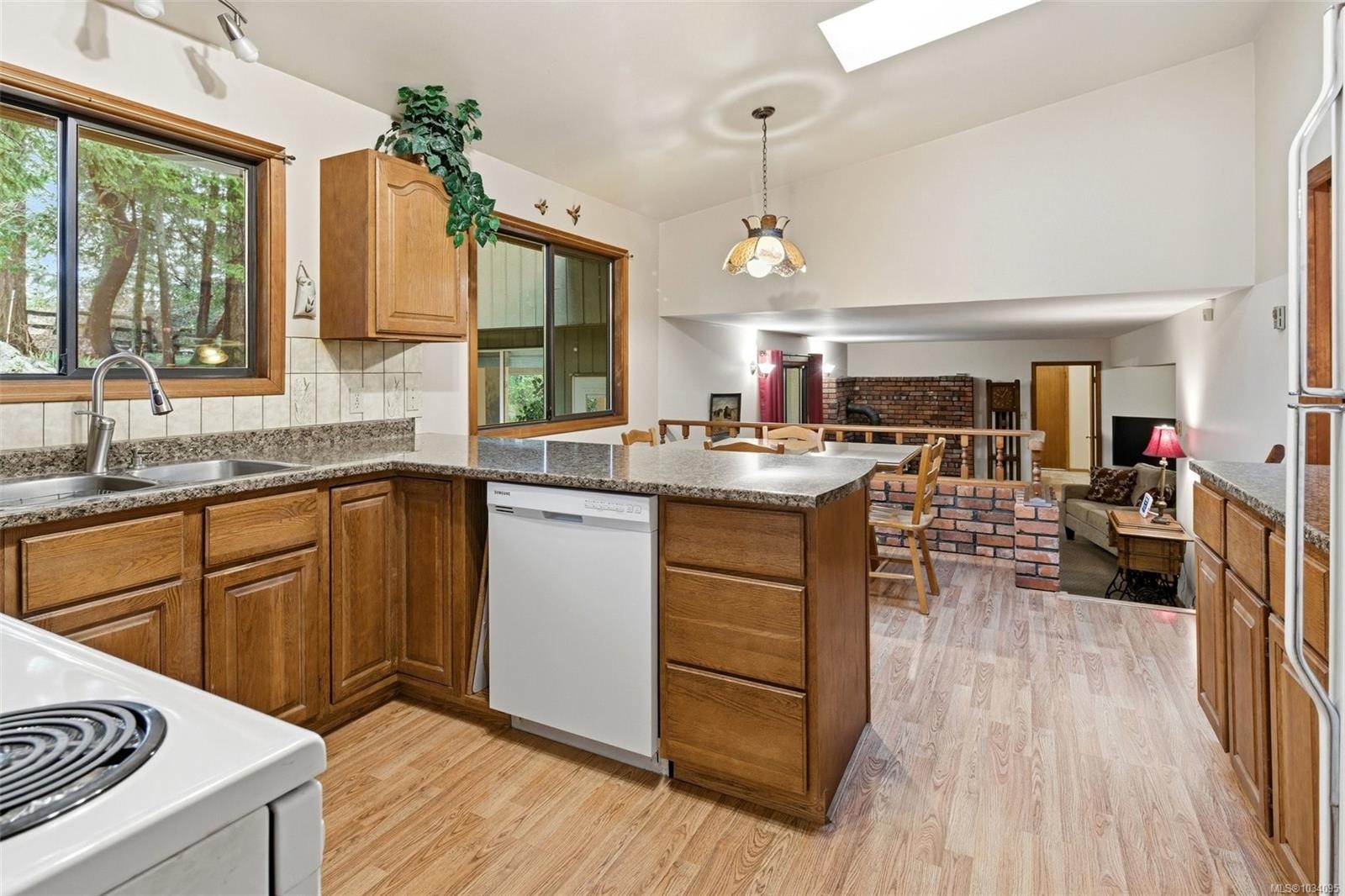









4395


Liberto

Rd,
Saanich,




BC
V9E 2C4

