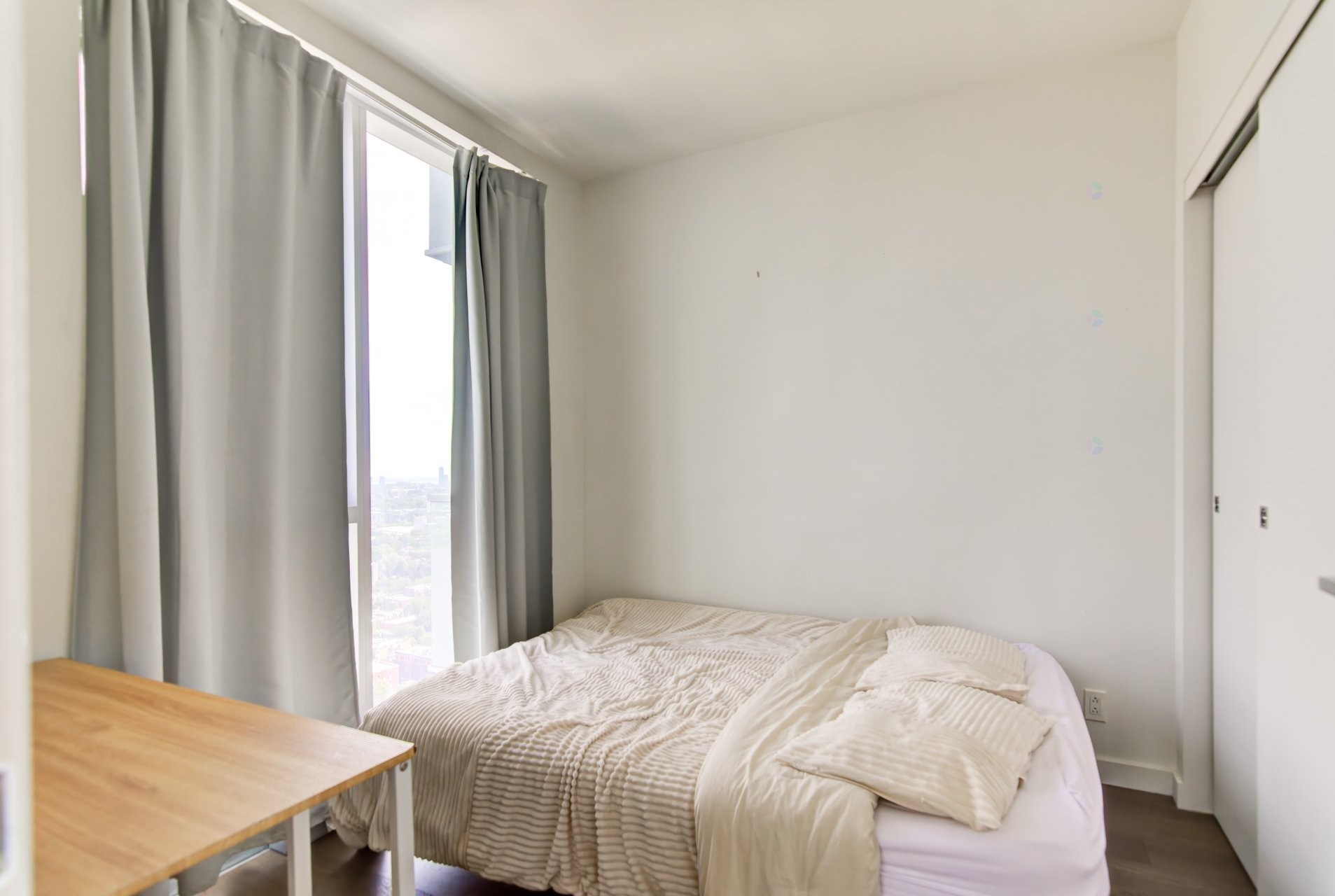 









1450


Boul. René-Lévesque O.

, 2409,
Montréal (Ville-Marie),




QC
H3G0E1

