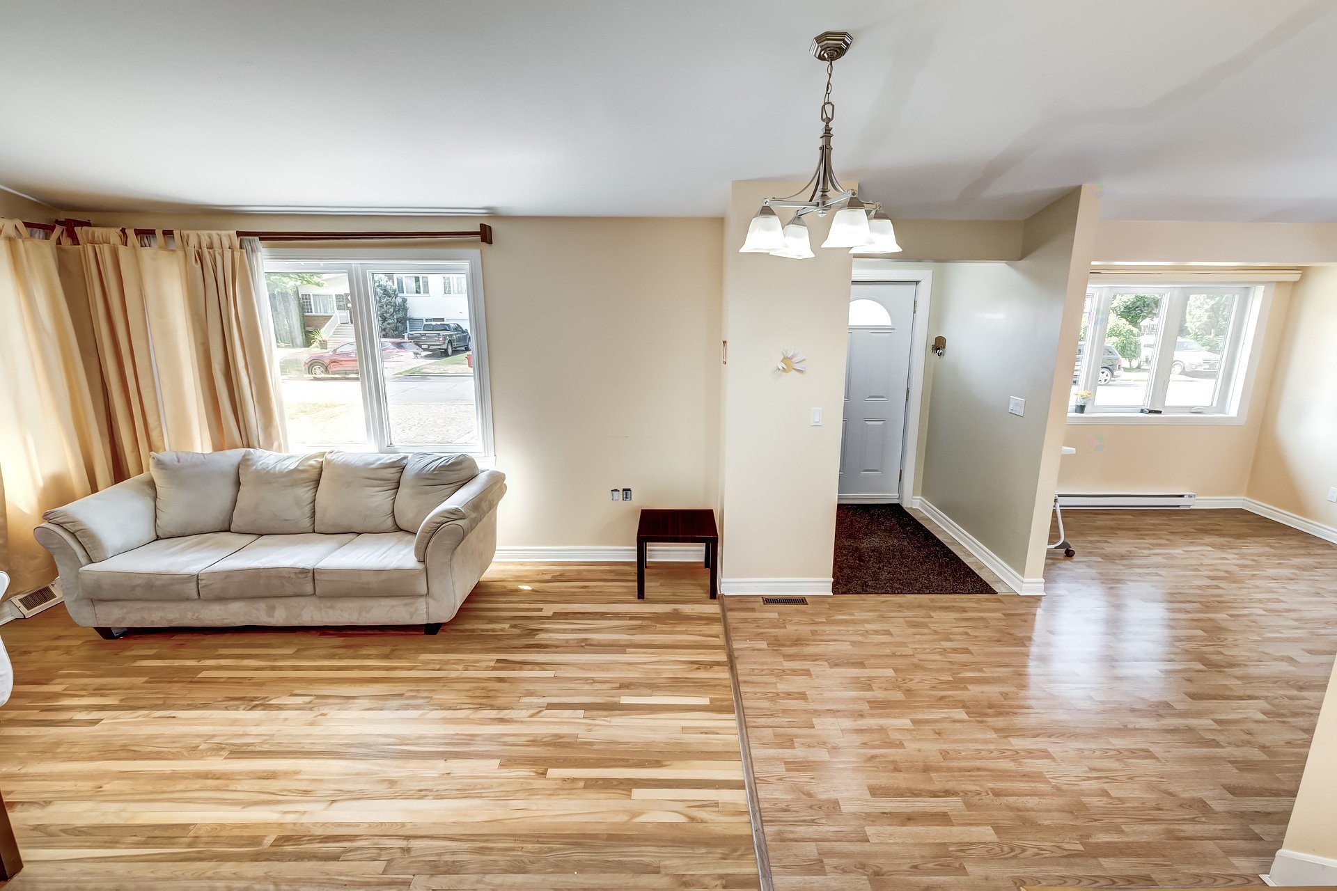 









75


17e Avenue

,
Montréal (Pierrefonds-Roxboro),




QC
H8Y3A5


