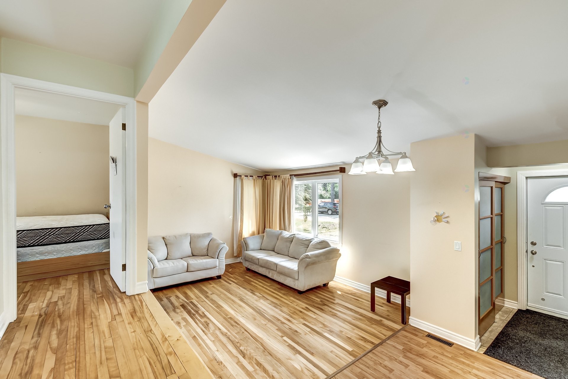 









75


17e Avenue

,
Montréal (Pierrefonds-Roxboro),




QC
H8Y3A5

