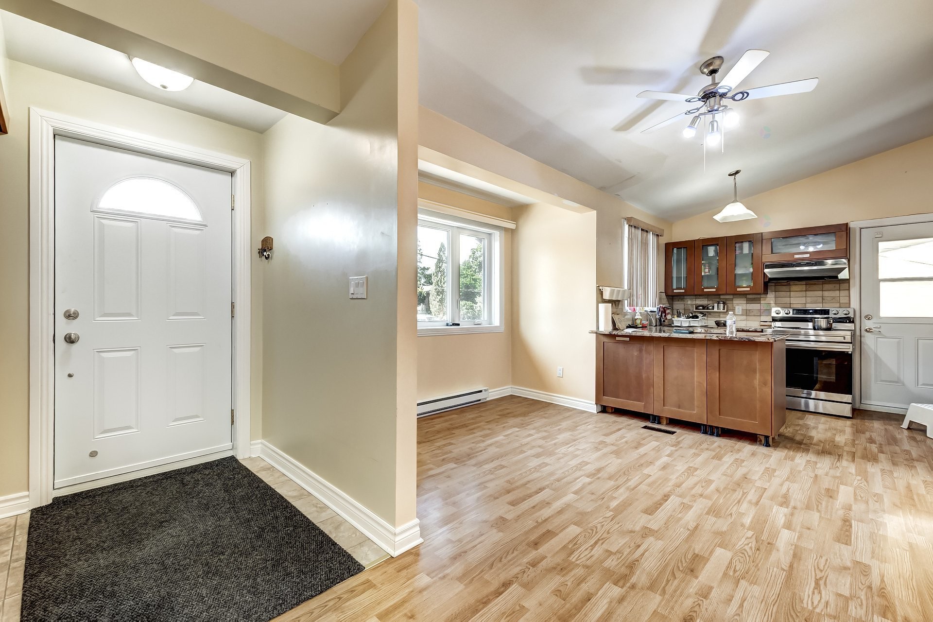 









75


17e Avenue

,
Montréal (Pierrefonds-Roxboro),




QC
H8Y3A5

