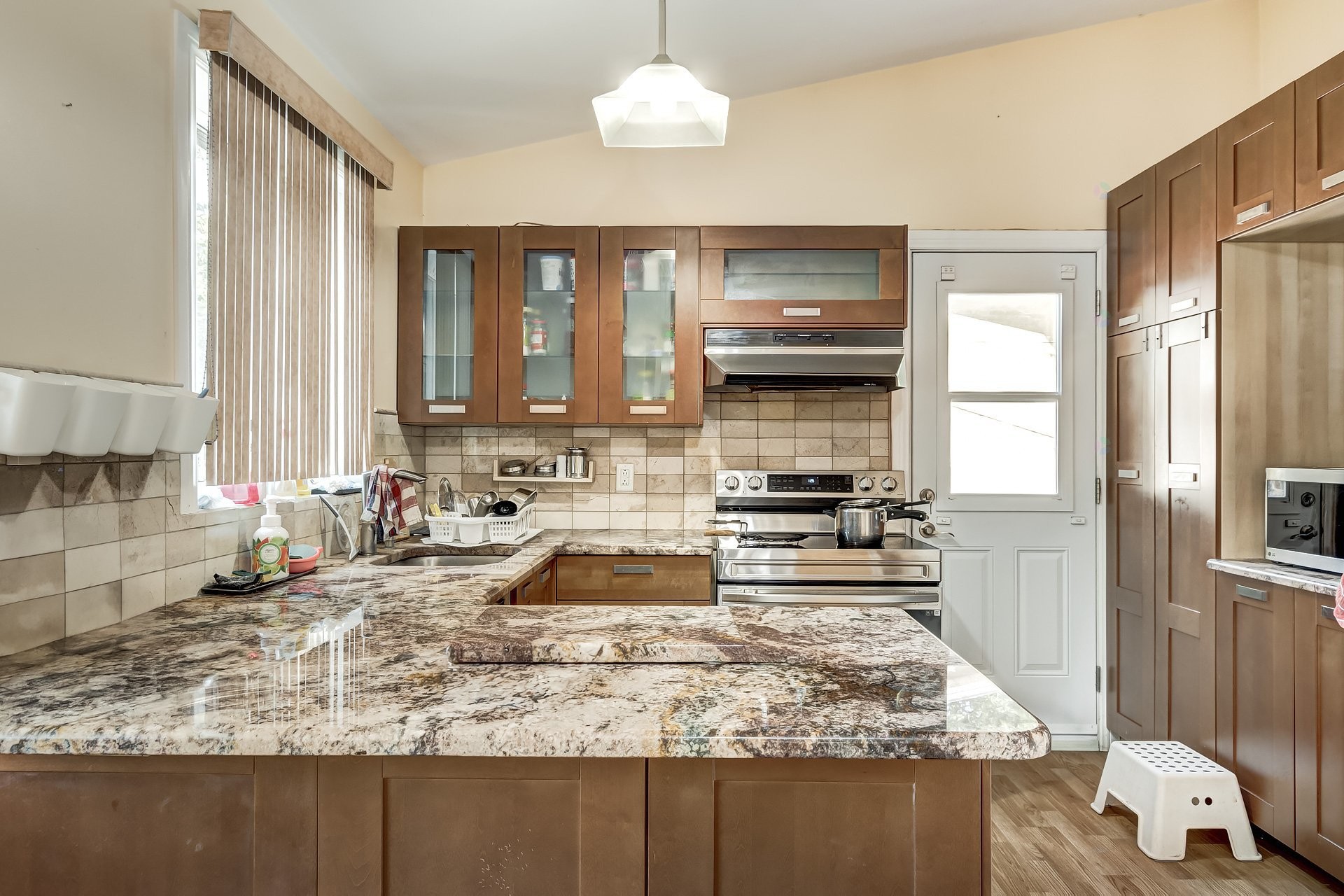 









75


17e Avenue

,
Montréal (Pierrefonds-Roxboro),




QC
H8Y3A5

