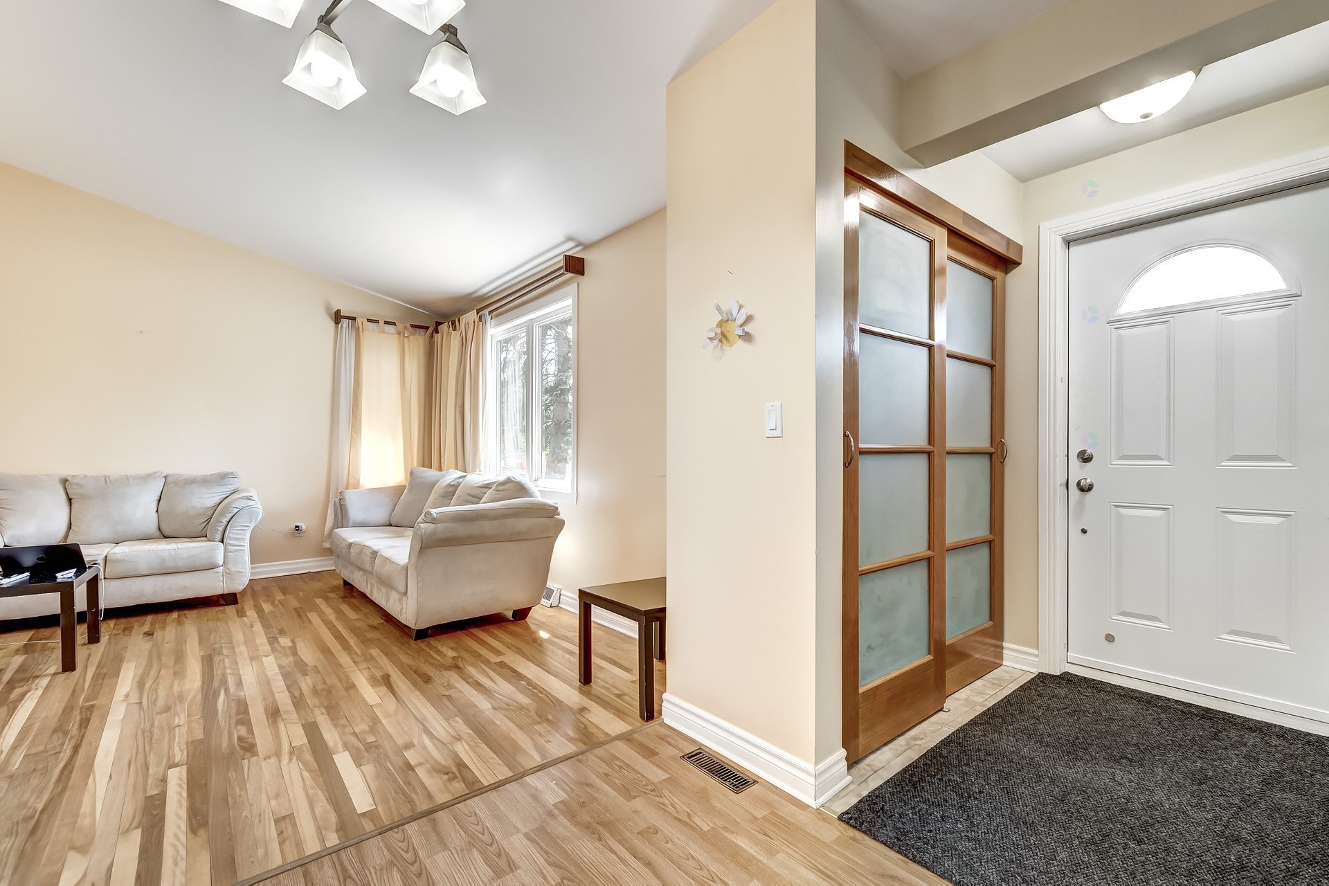 









75


17e Avenue

,
Montréal (Pierrefonds-Roxboro),




QC
H8Y3A5

