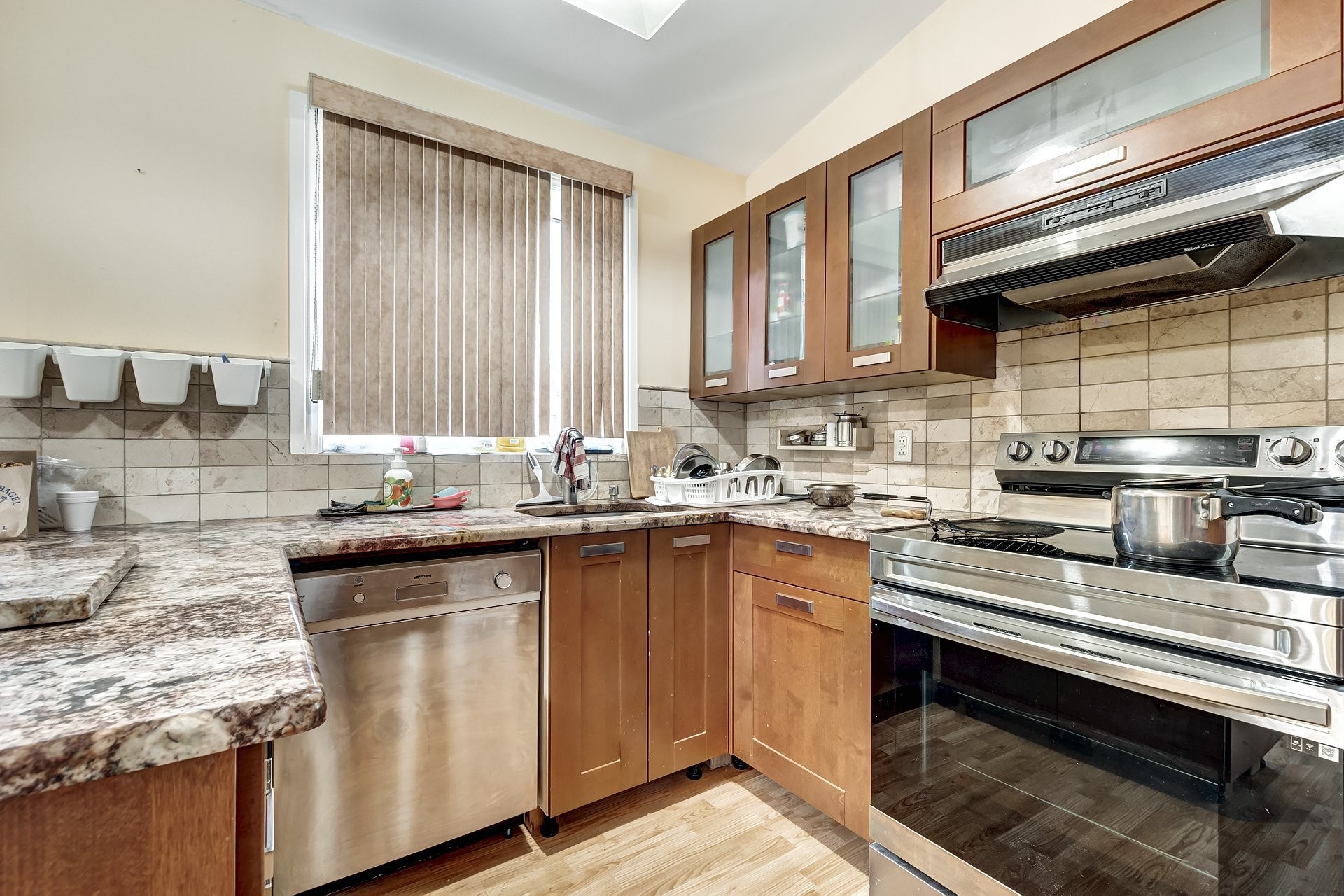 









75


17e Avenue

,
Montréal (Pierrefonds-Roxboro),




QC
H8Y3A5

