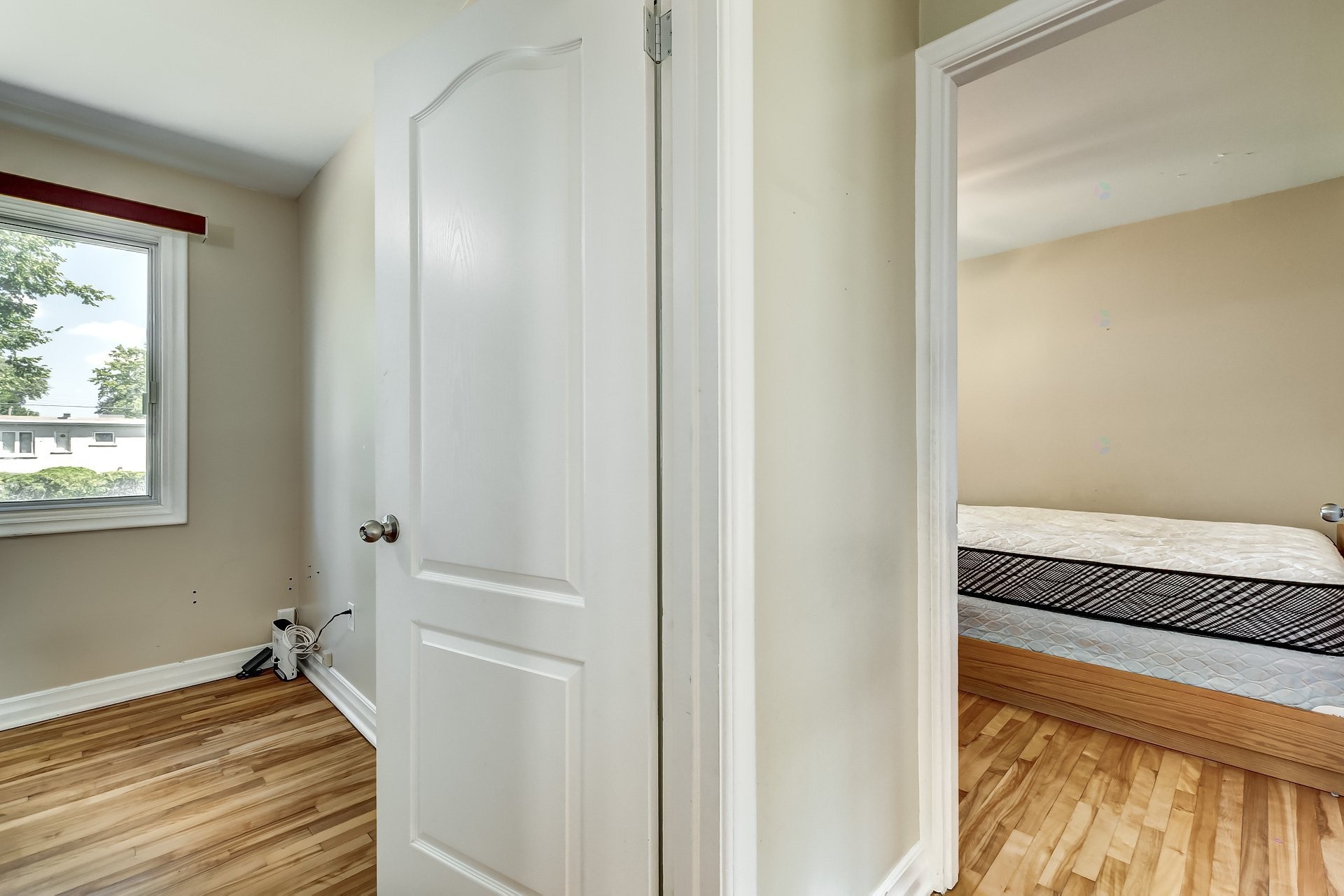 









75


17e Avenue

,
Montréal (Pierrefonds-Roxboro),




QC
H8Y3A5

