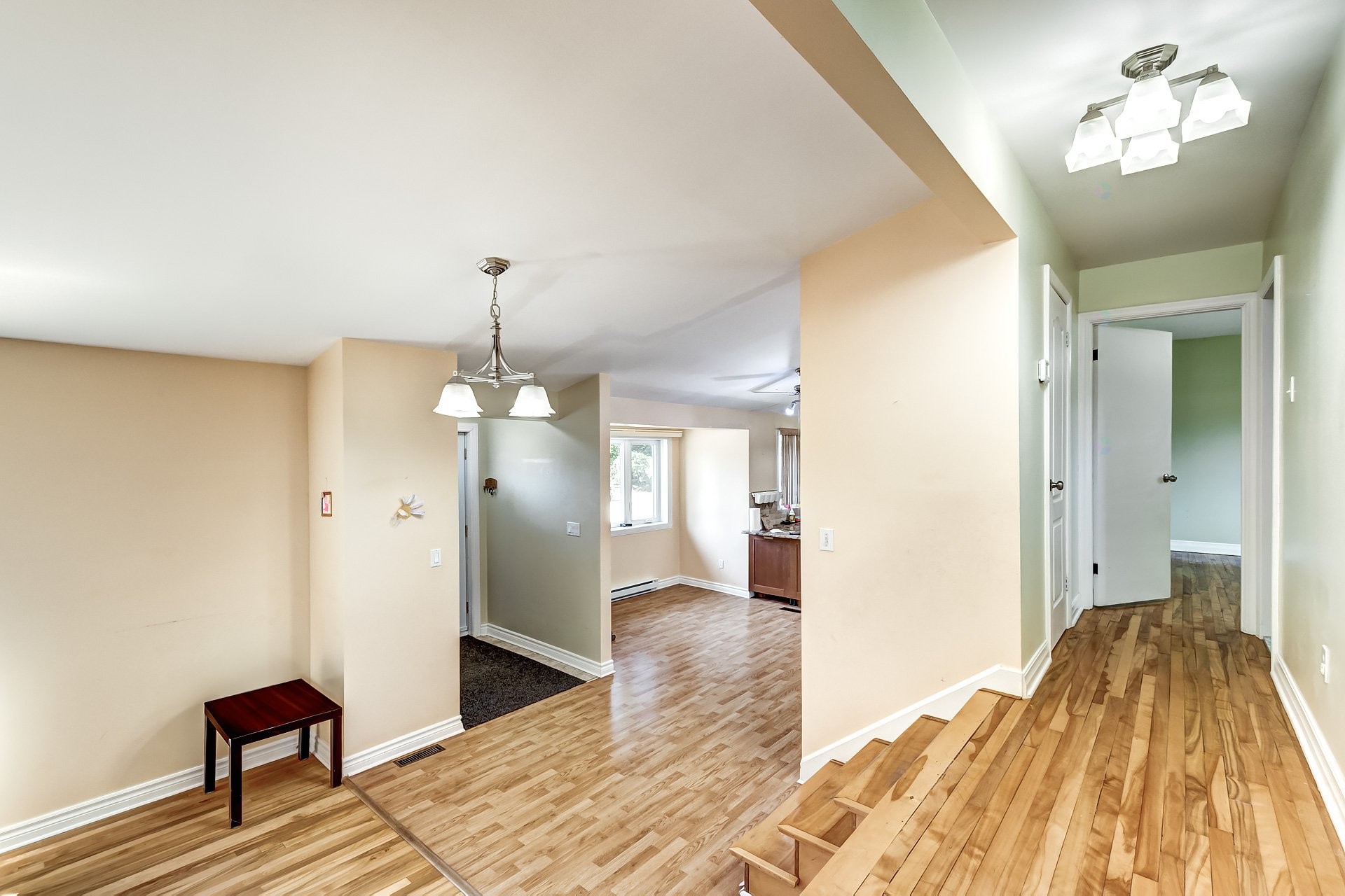 









75


17e Avenue

,
Montréal (Pierrefonds-Roxboro),




QC
H8Y3A5

