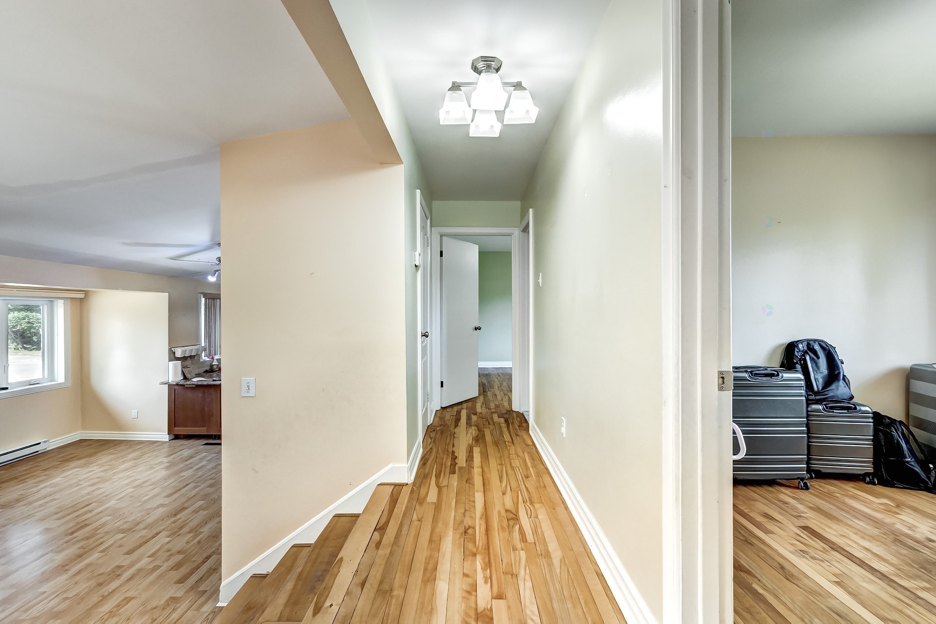 









75


17e Avenue

,
Montréal (Pierrefonds-Roxboro),




QC
H8Y3A5


