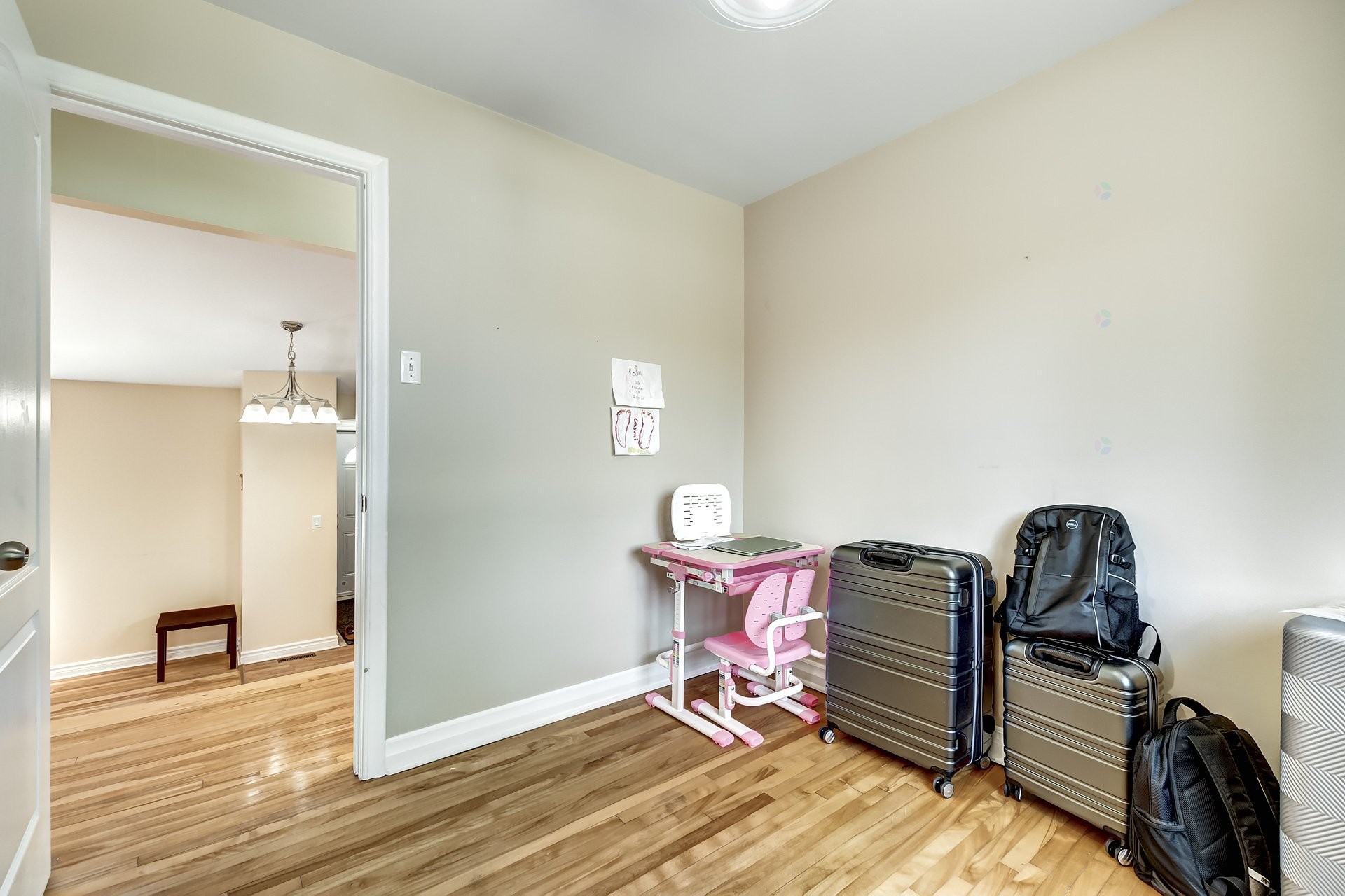 









75


17e Avenue

,
Montréal (Pierrefonds-Roxboro),




QC
H8Y3A5

