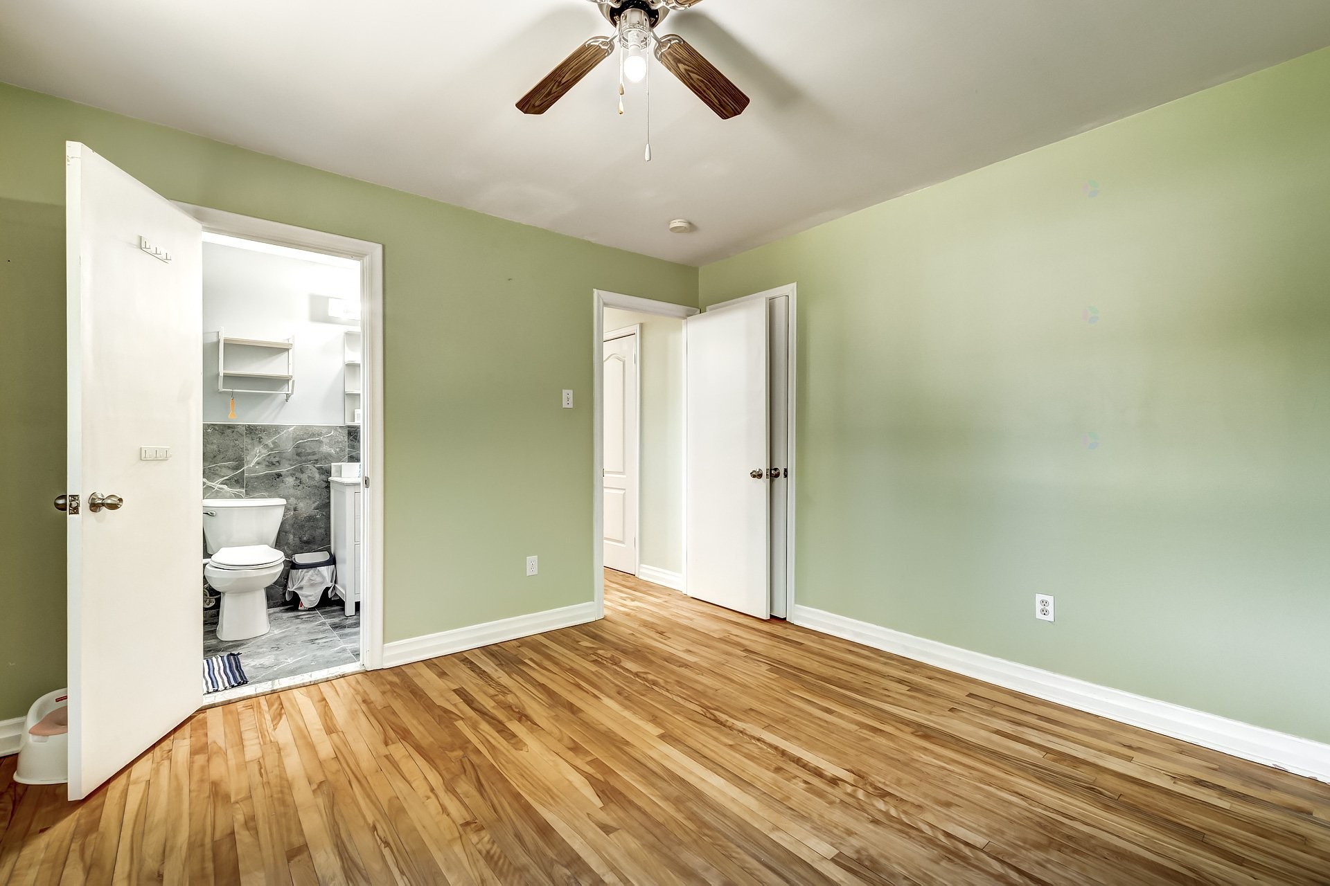 









75


17e Avenue

,
Montréal (Pierrefonds-Roxboro),




QC
H8Y3A5

