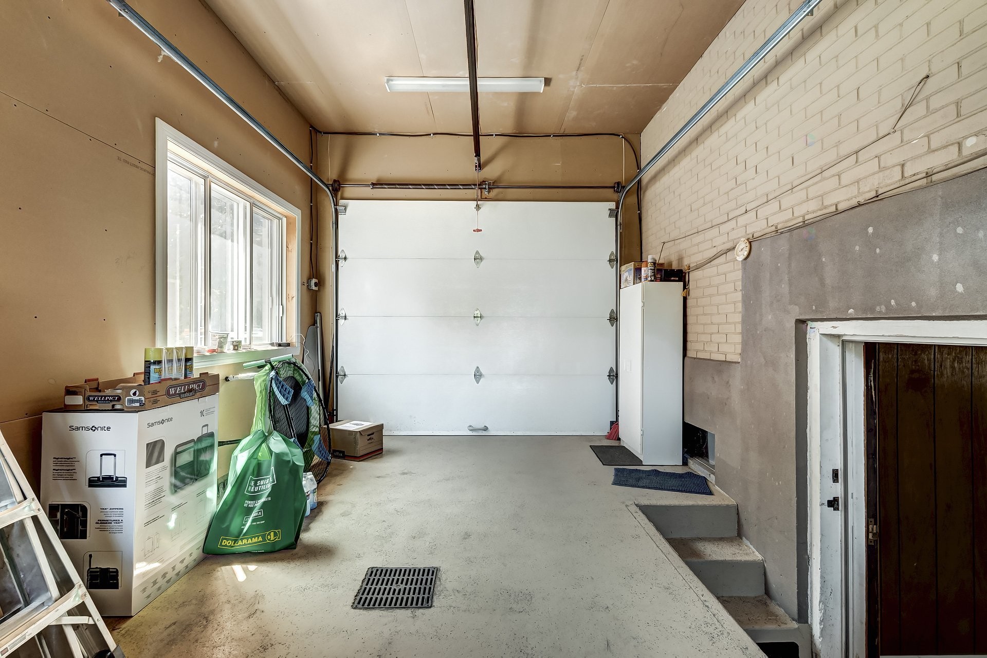 









75


17e Avenue

,
Montréal (Pierrefonds-Roxboro),




QC
H8Y3A5

