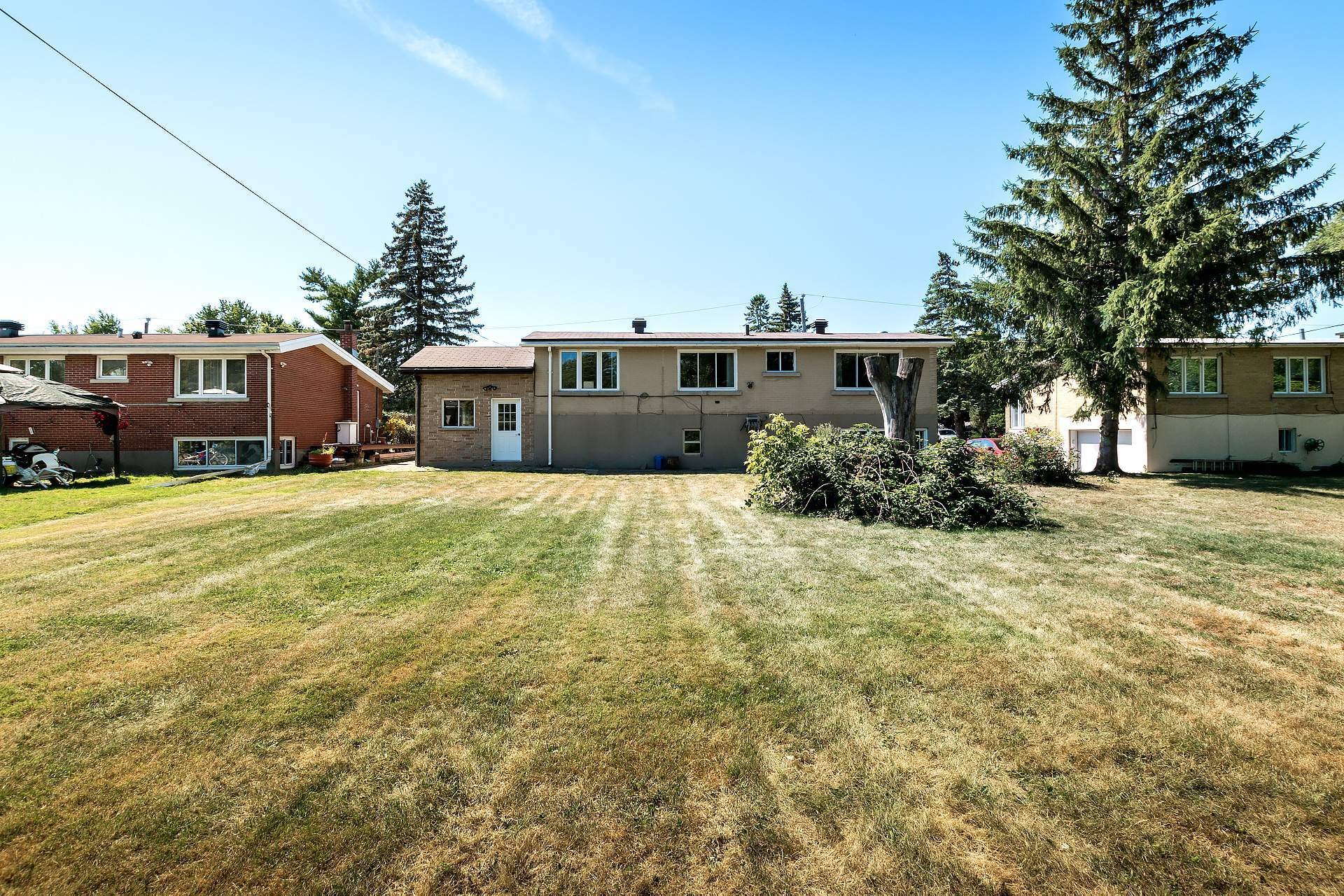 









75


17e Avenue

,
Montréal (Pierrefonds-Roxboro),




QC
H8Y3A5

