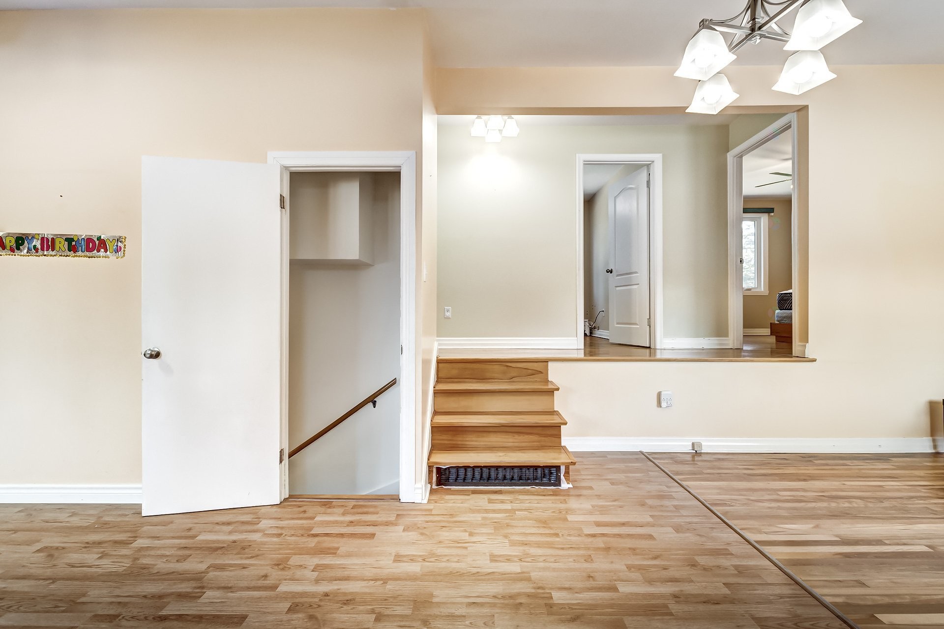 









75


17e Avenue

,
Montréal (Pierrefonds-Roxboro),




QC
H8Y3A5

