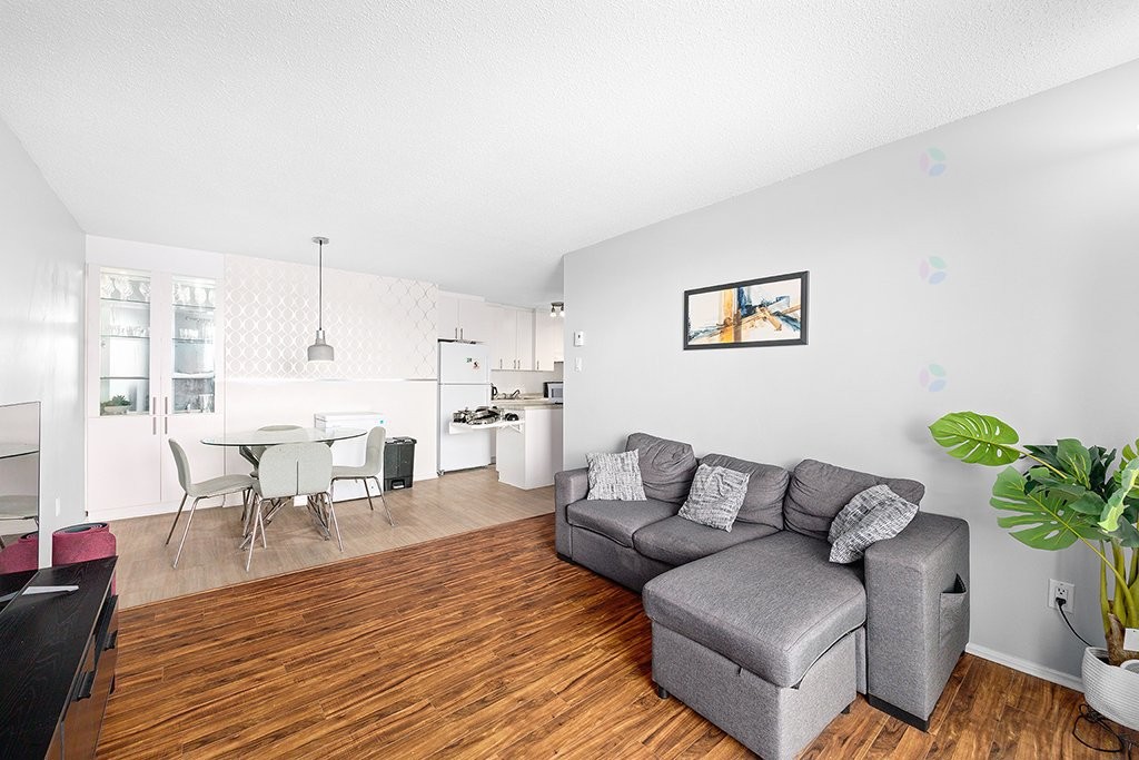 









23


Rue de la Soeur-Jeanne-Marie-Chavoin

, 413,
Gatineau (Hull),




QC
J8Z1V9

