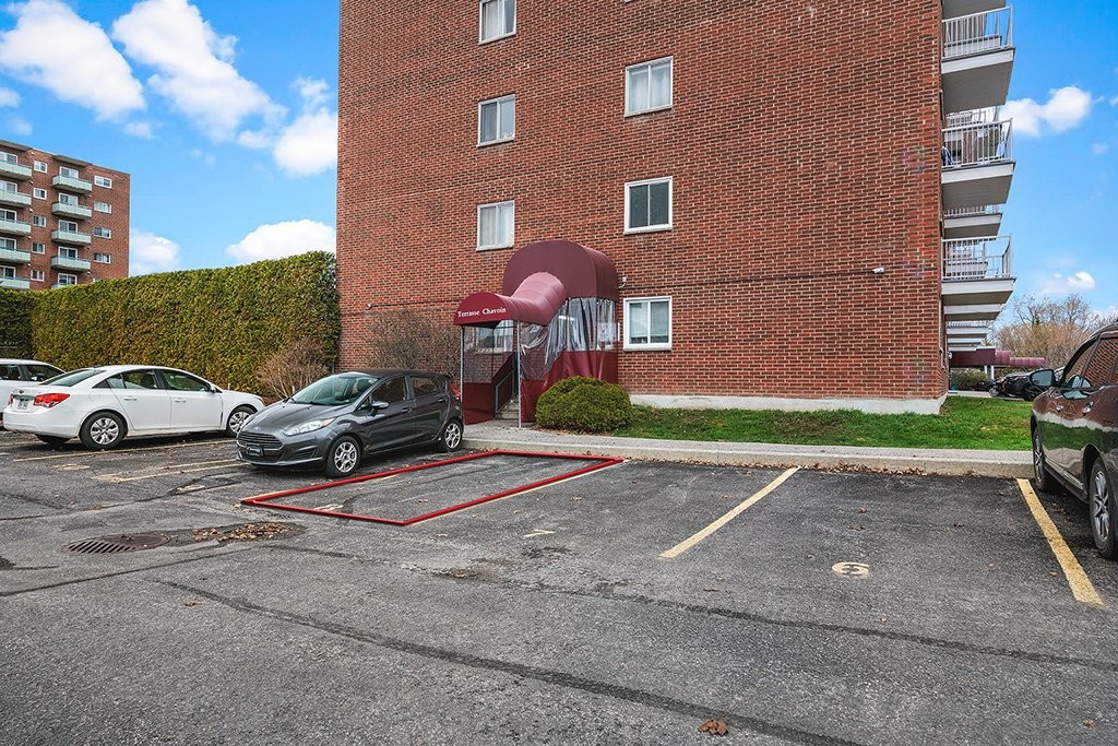 









23


Rue de la Soeur-Jeanne-Marie-Chavoin

, 413,
Gatineau (Hull),




QC
J8Z1V9

