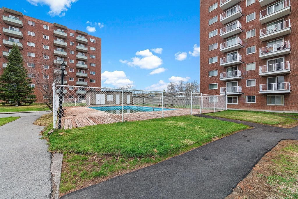 









23


Rue de la Soeur-Jeanne-Marie-Chavoin

, 413,
Gatineau (Hull),




QC
J8Z1V9

