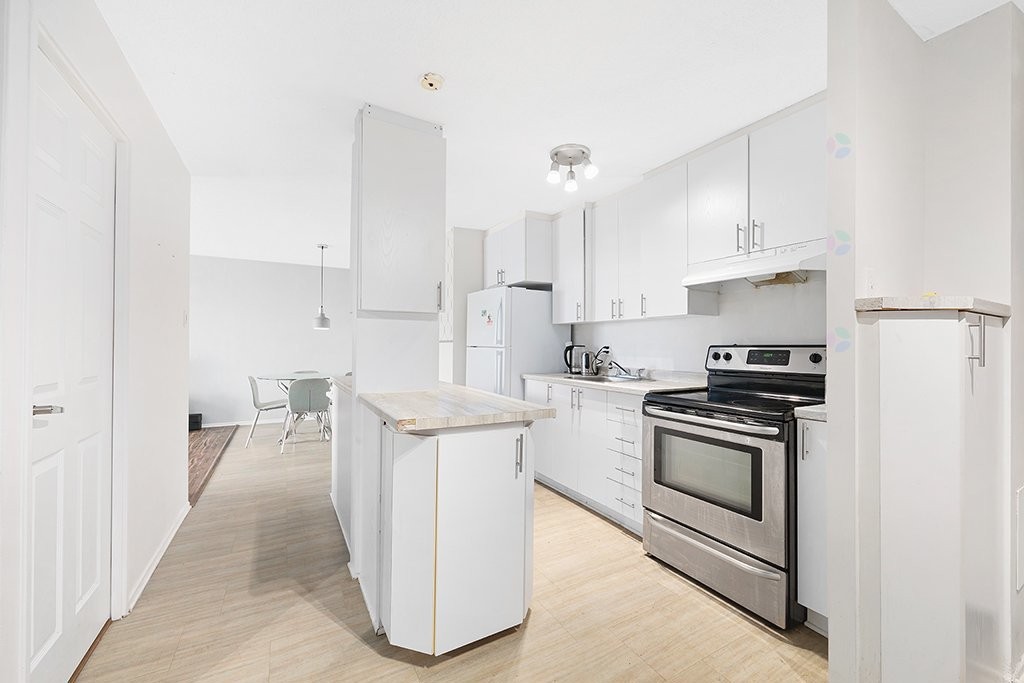 









23


Rue de la Soeur-Jeanne-Marie-Chavoin

, 413,
Gatineau (Hull),




QC
J8Z1V9


