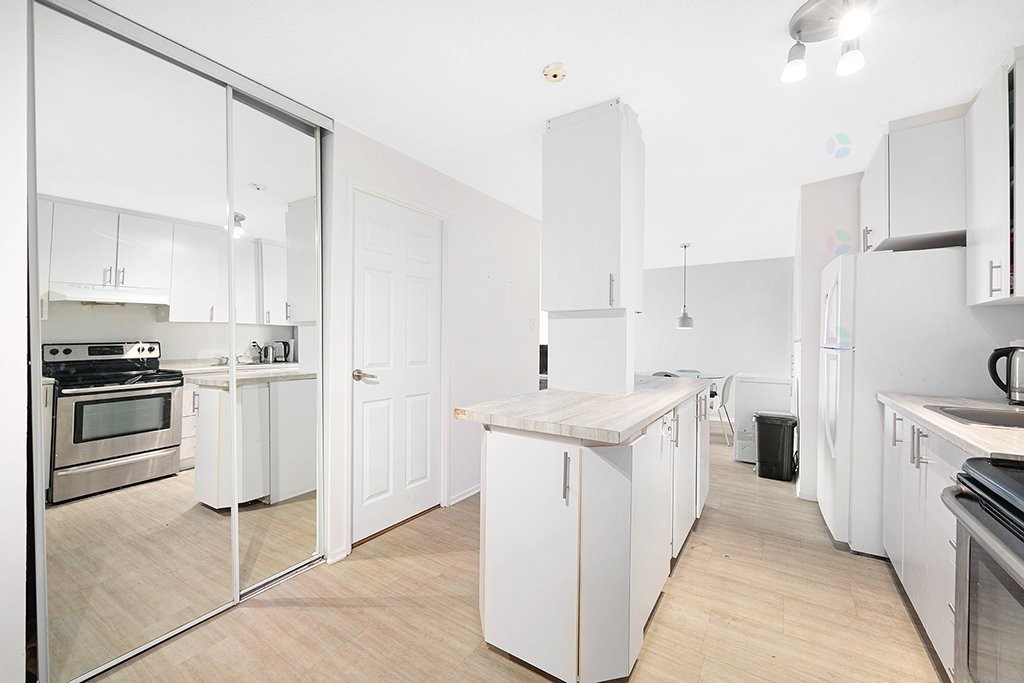 









23


Rue de la Soeur-Jeanne-Marie-Chavoin

, 413,
Gatineau (Hull),




QC
J8Z1V9

