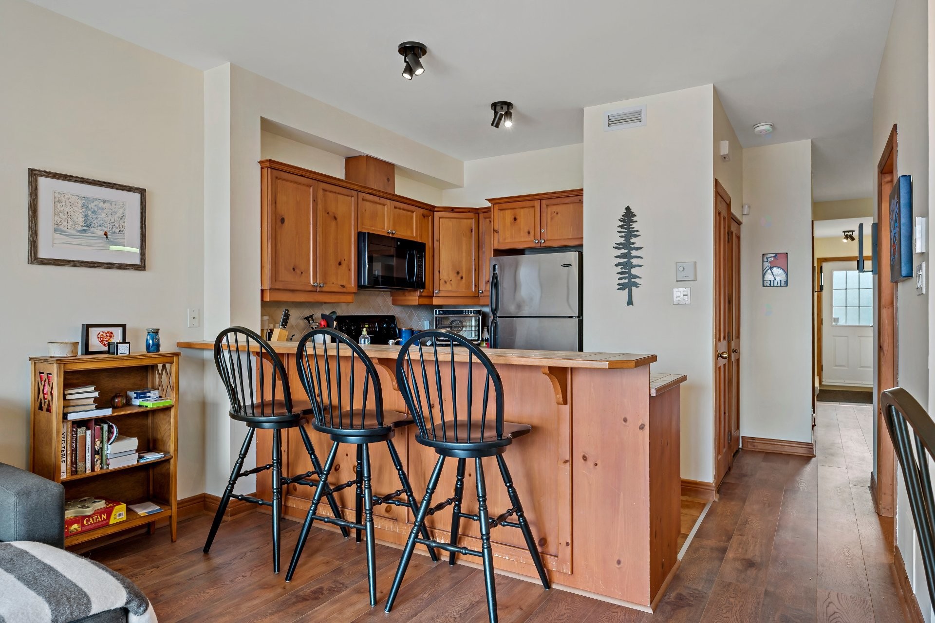 









225


Rue du Mont-Plaisant

, 4,
Mont-Tremblant,




QC
J8E1L2

